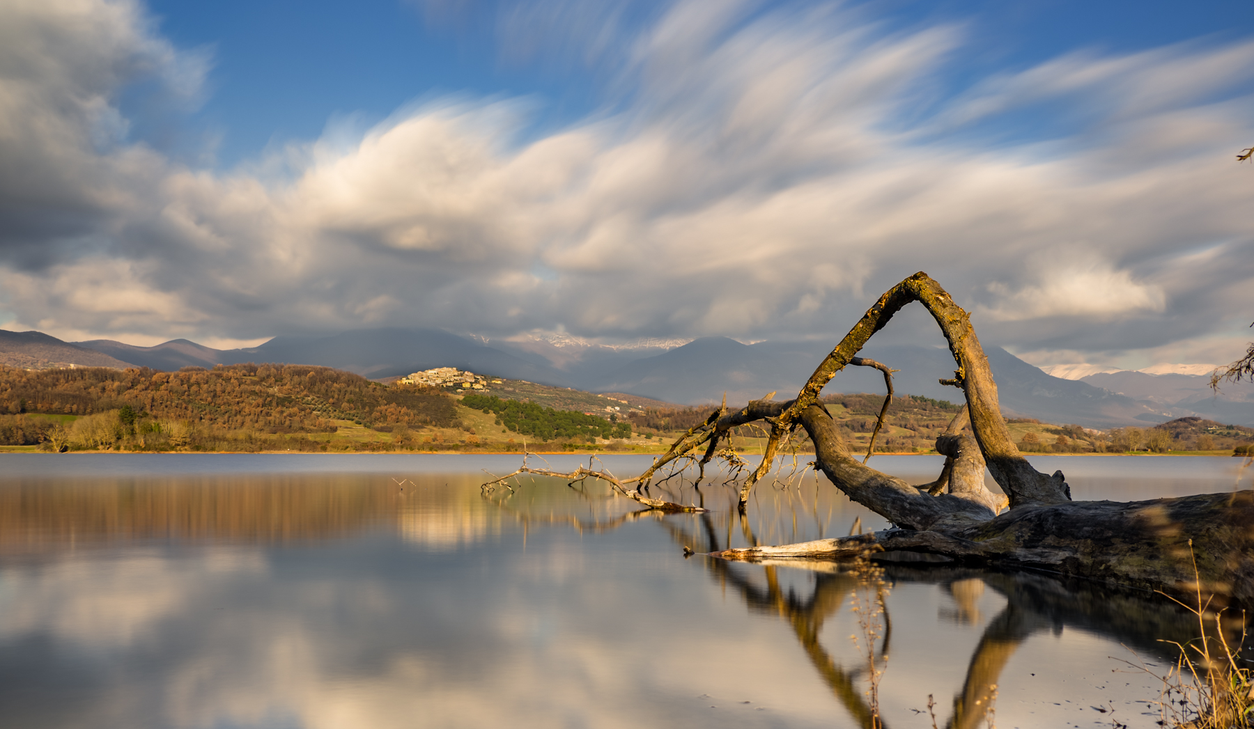 Lago di Canterno