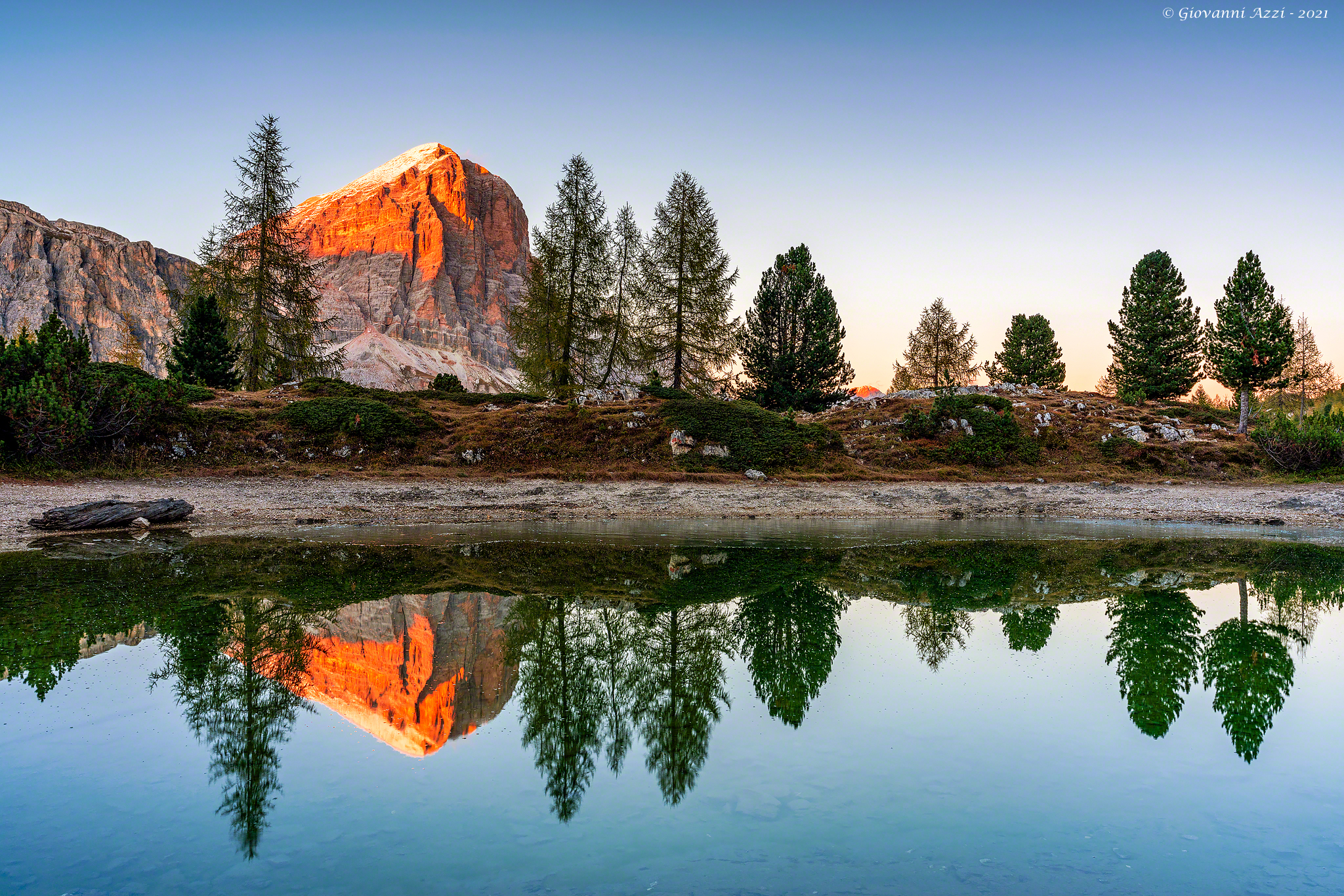 The sun goes down on the Tofana di Rozes