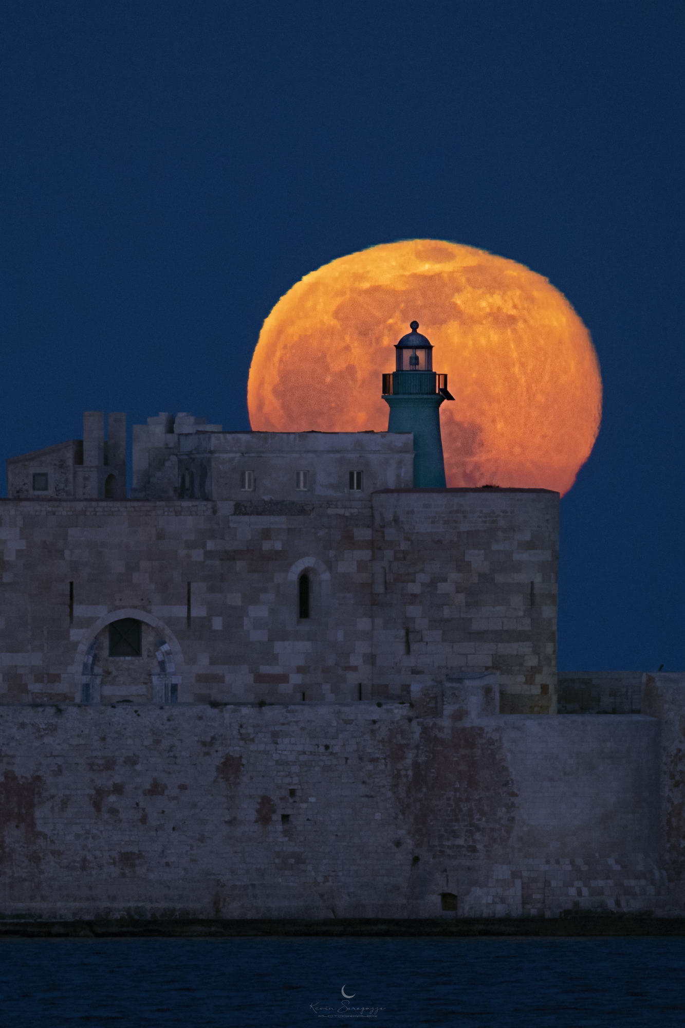 Luna del Lupo sopra il castello Maniace SR