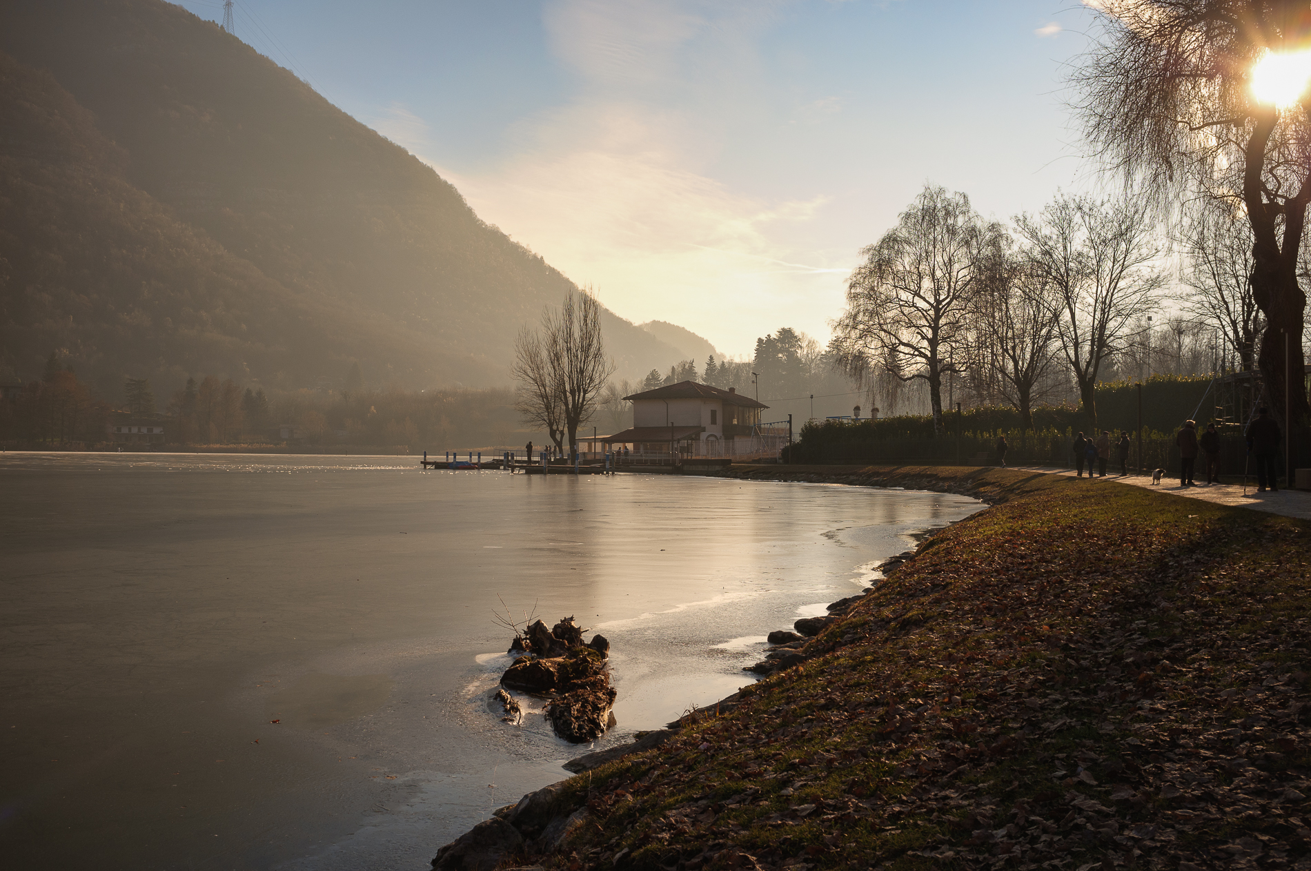 Il lago di Endine ghiacciato