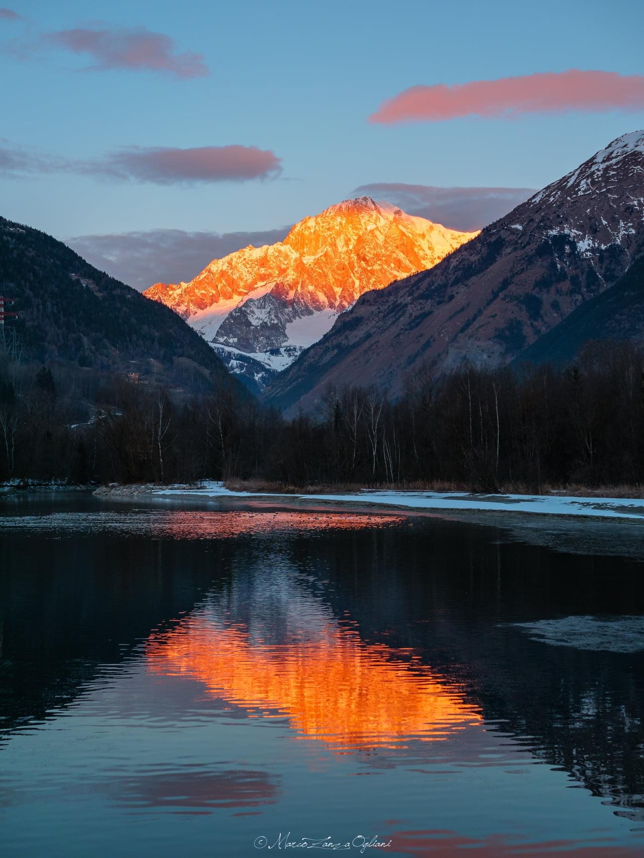 Alba d'orata sul Monte Bianco