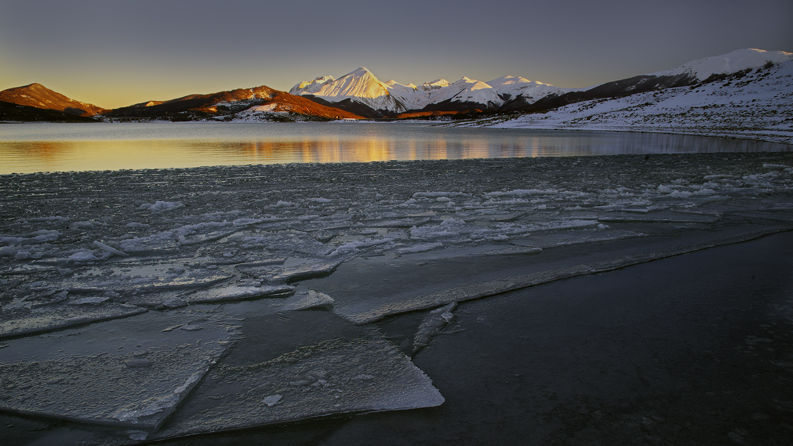 Lago di Campotosto