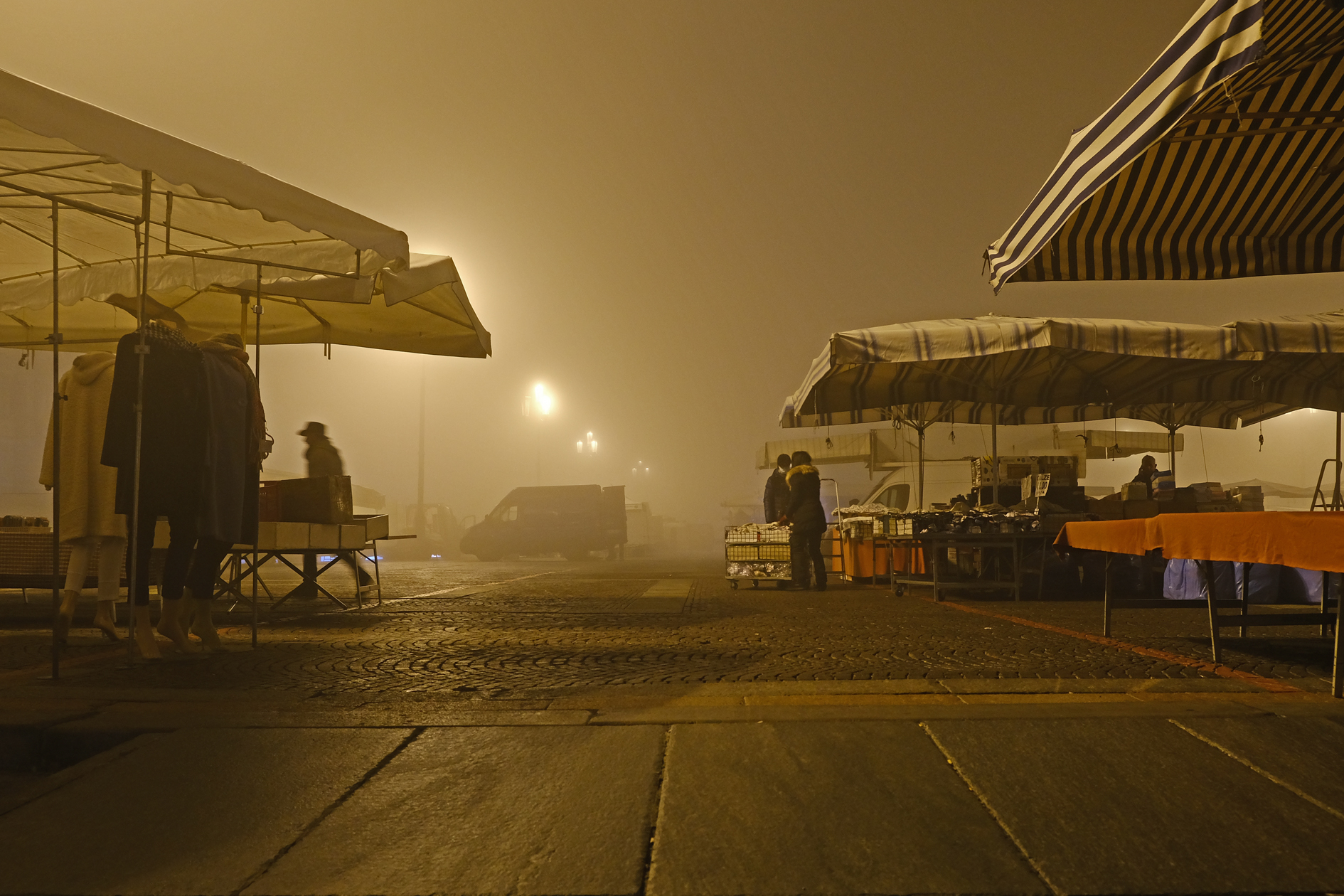 preparativi per il mercato
