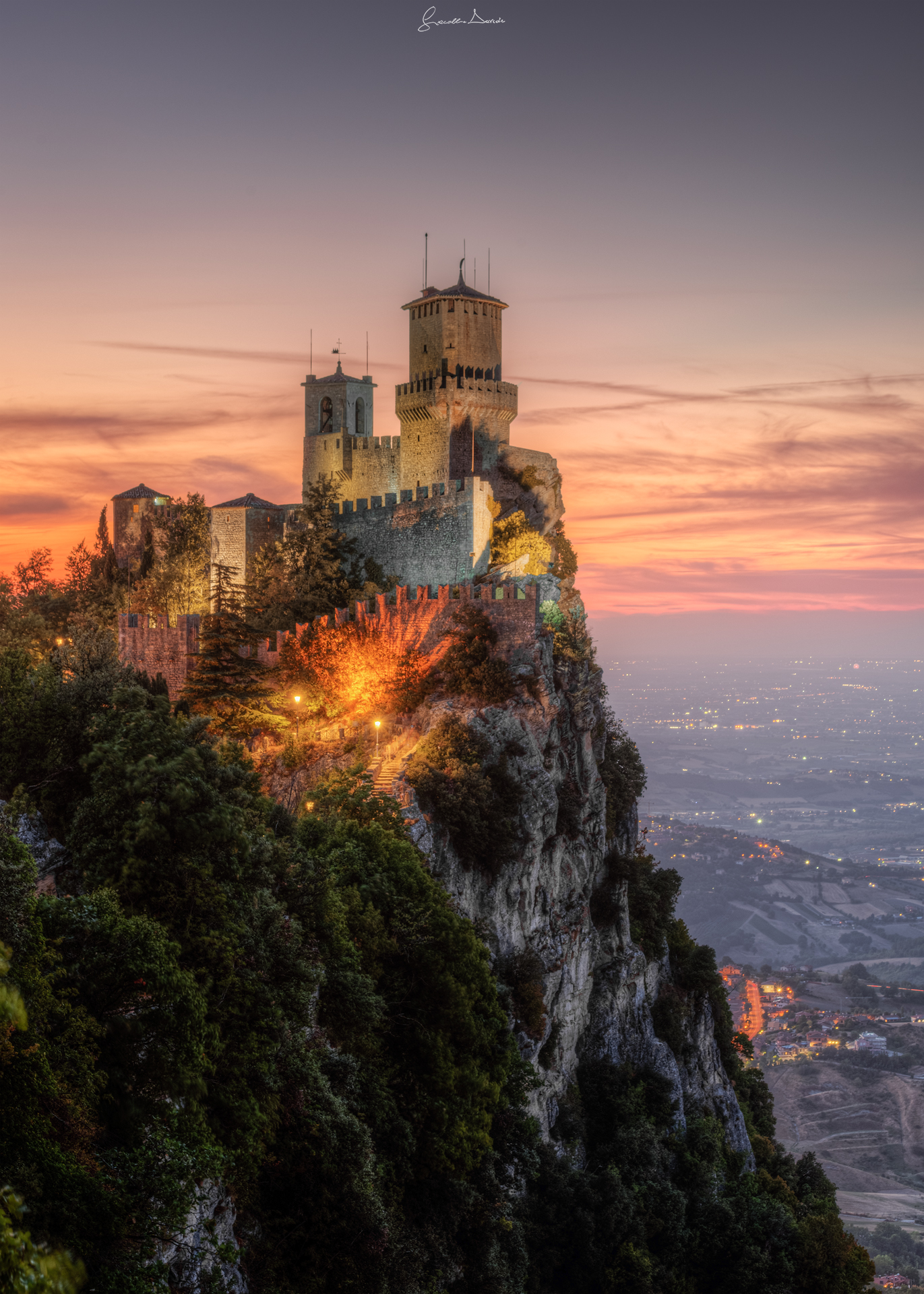 Una grande torre per un piccolo paese