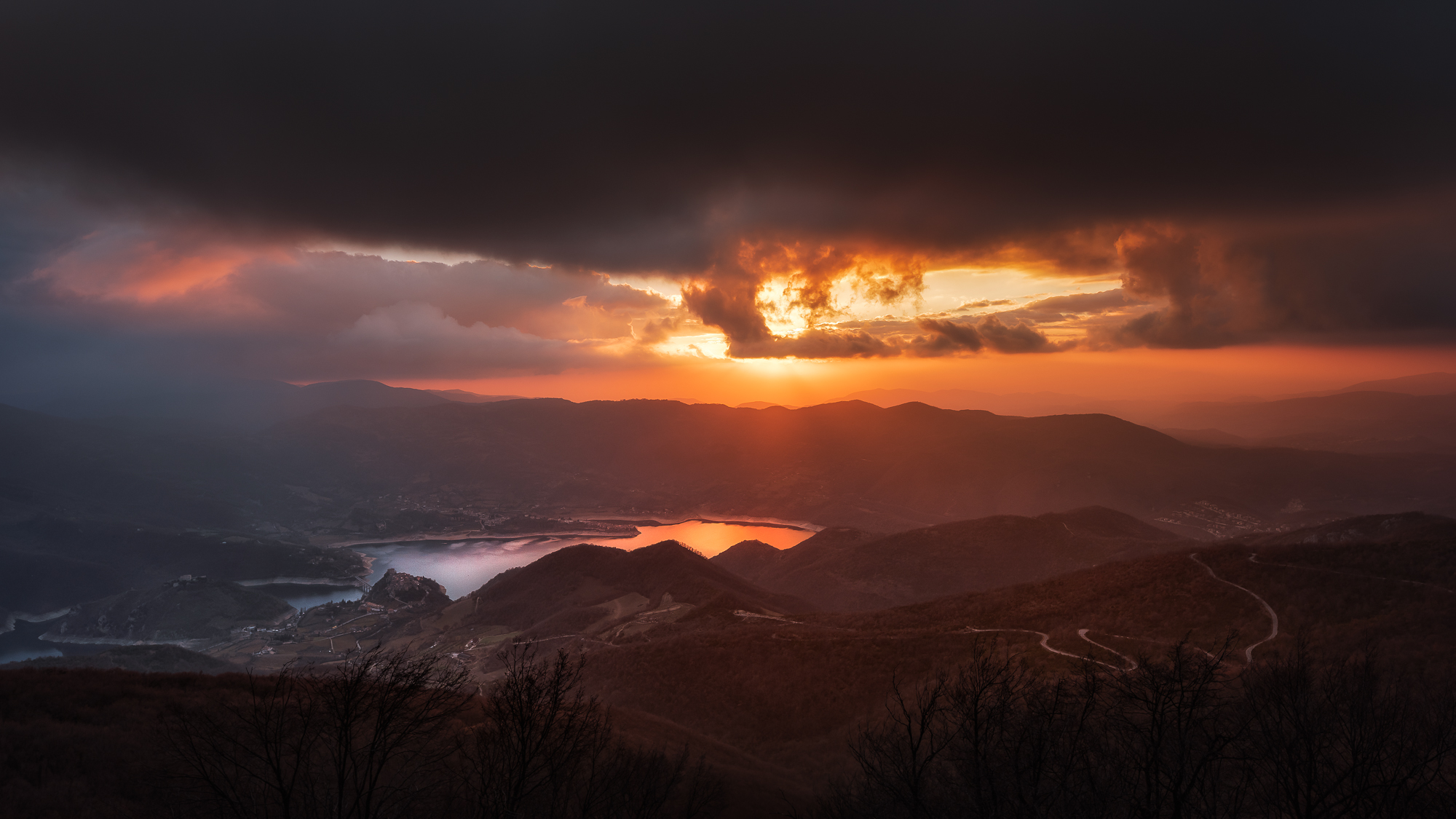 Sunset on Lake Turano