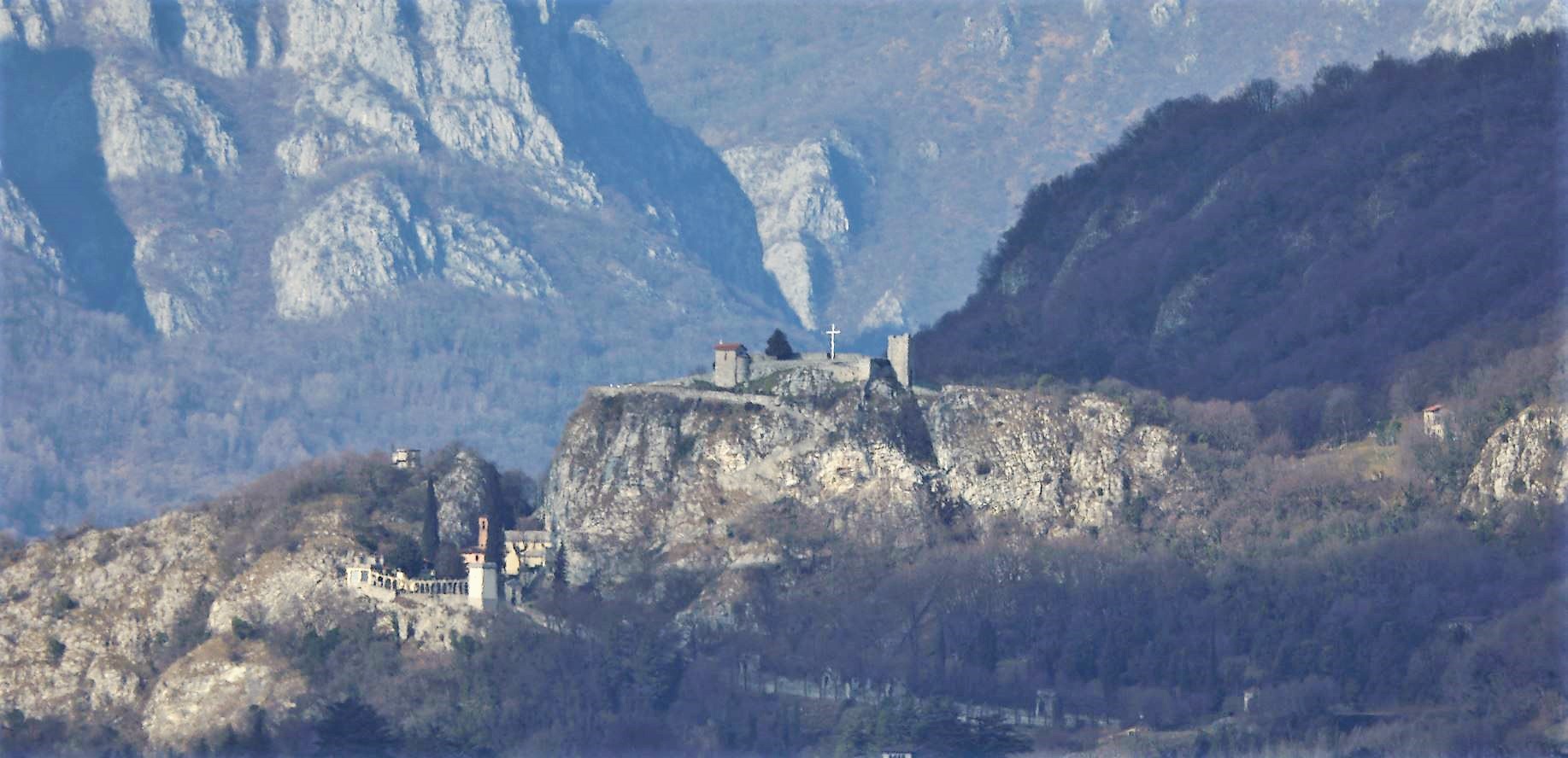 The Rocca dell'Innominato and Valletta from Brivio