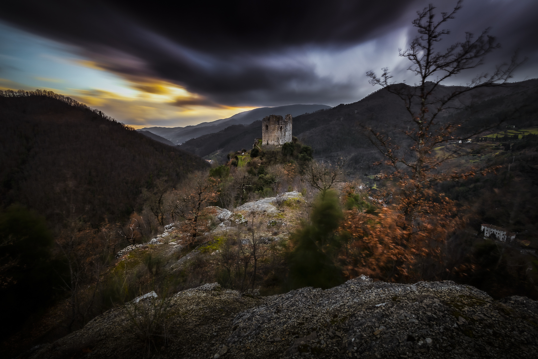Rocca Cerbaia, lunga esposizione.