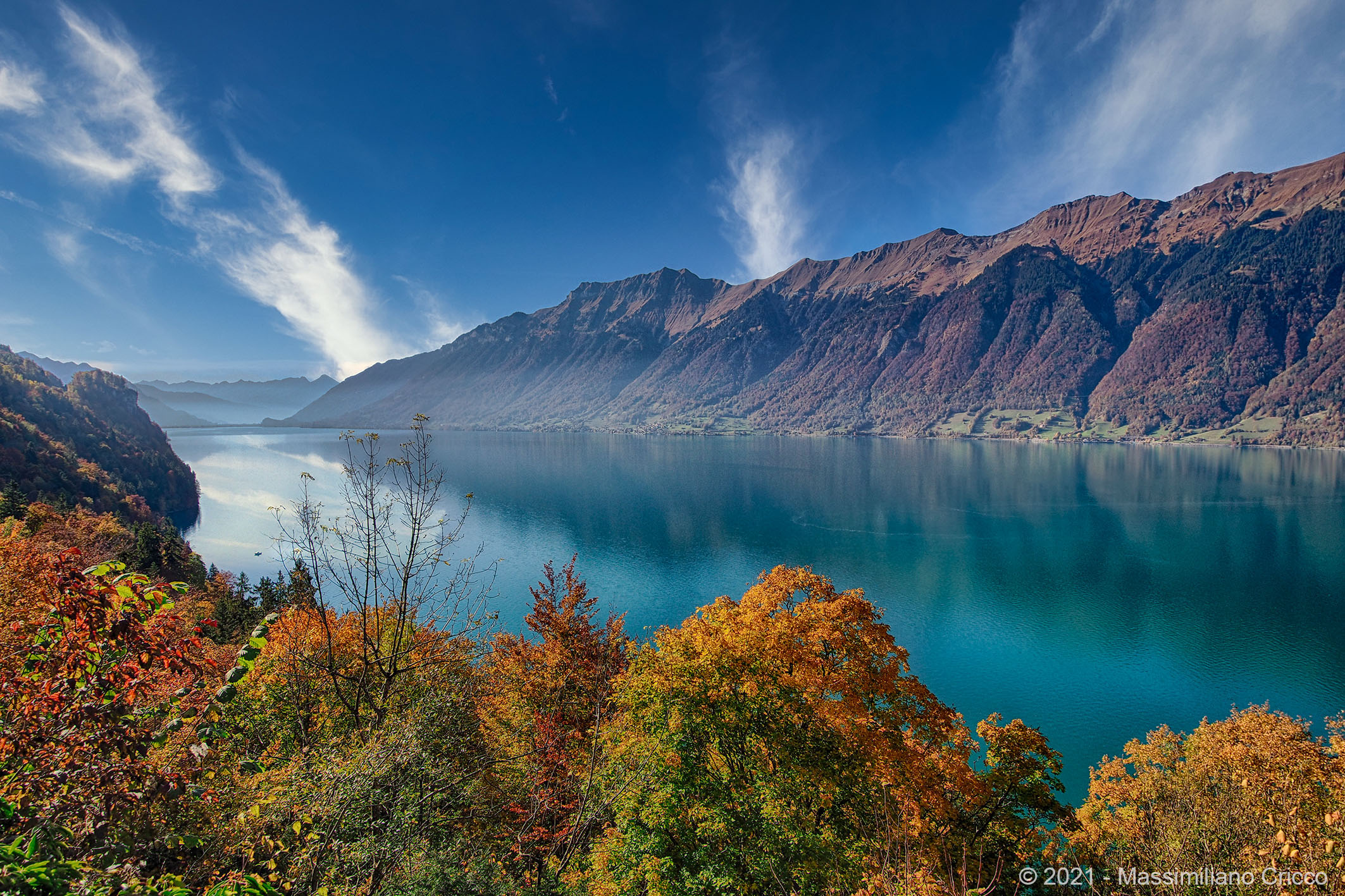 Lago di Brienz in autunno - Oberland bernese - Svizzera