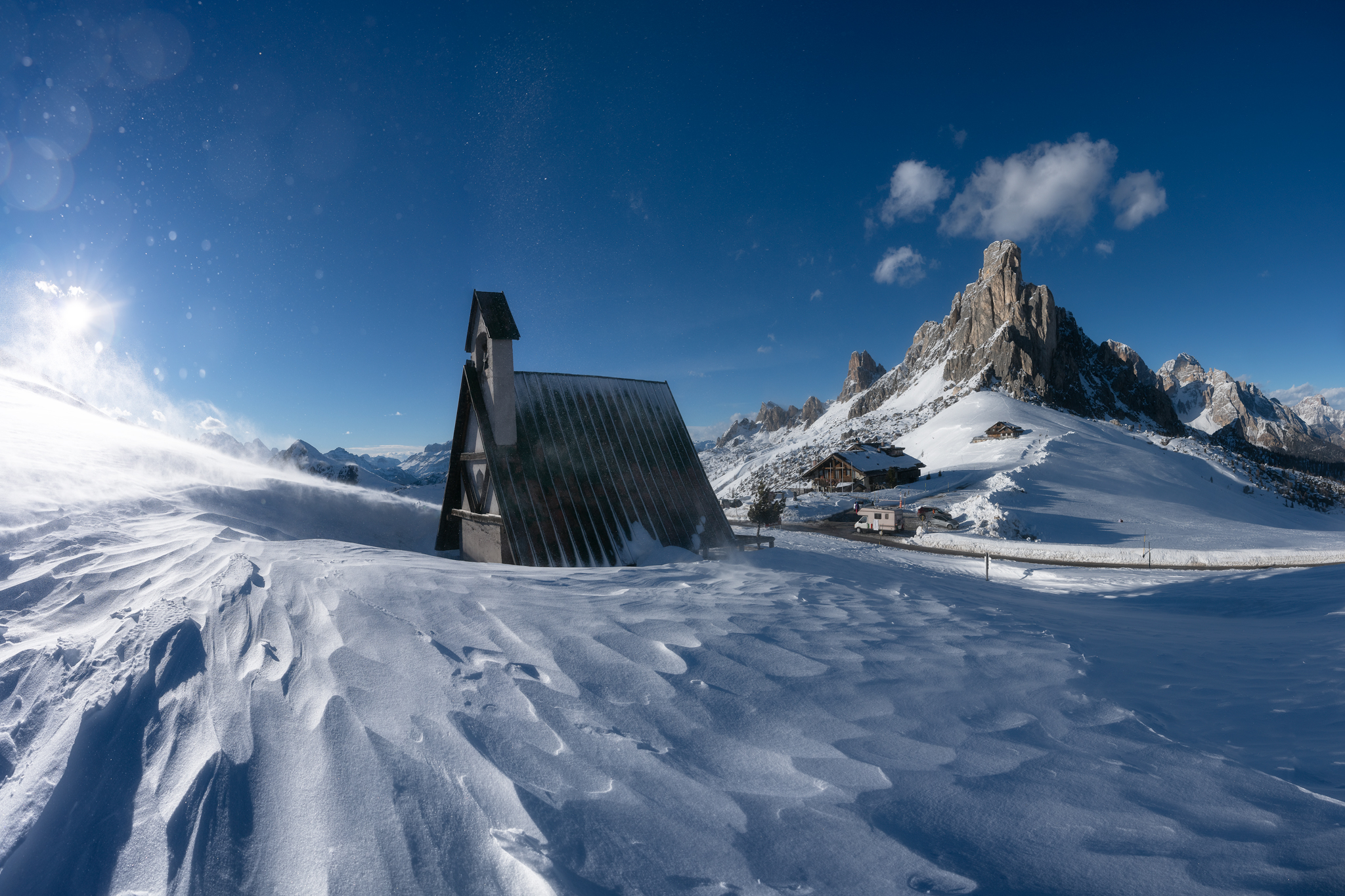 Giornata di vento al Passo Giau