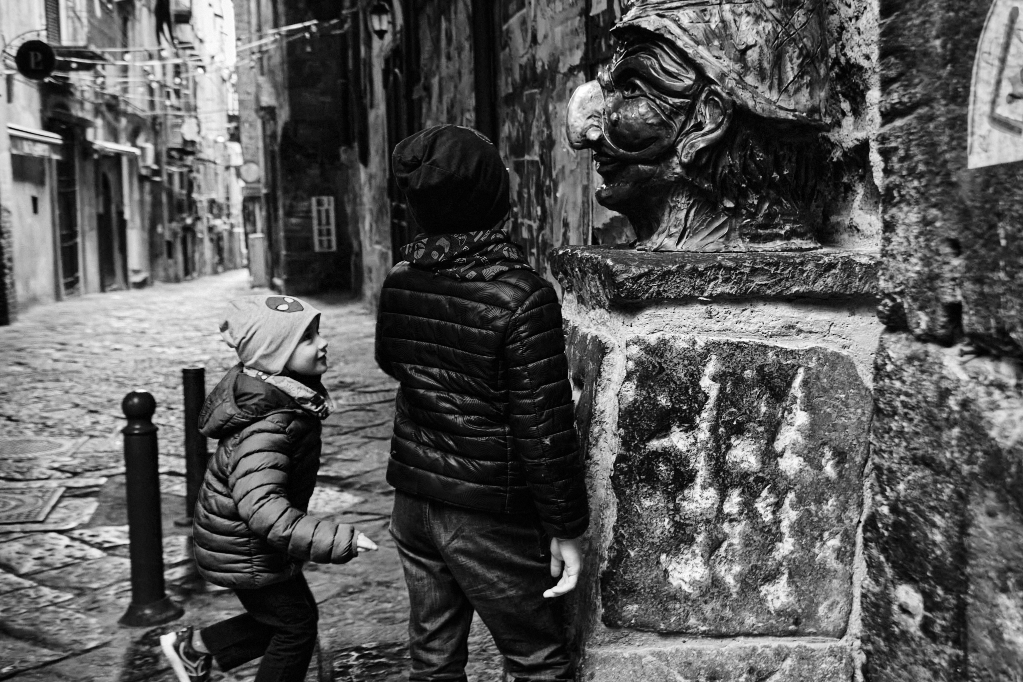 Pulcinella and children