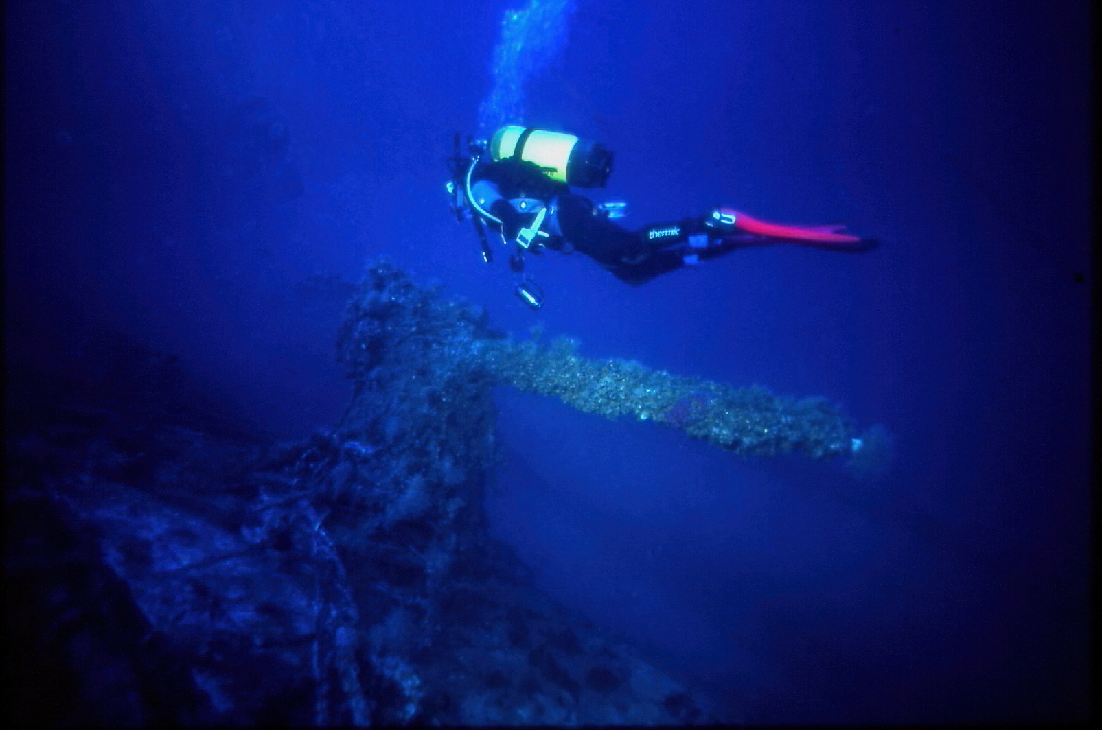 Agata sul cannone di poppa del sommergibile S. Veniero