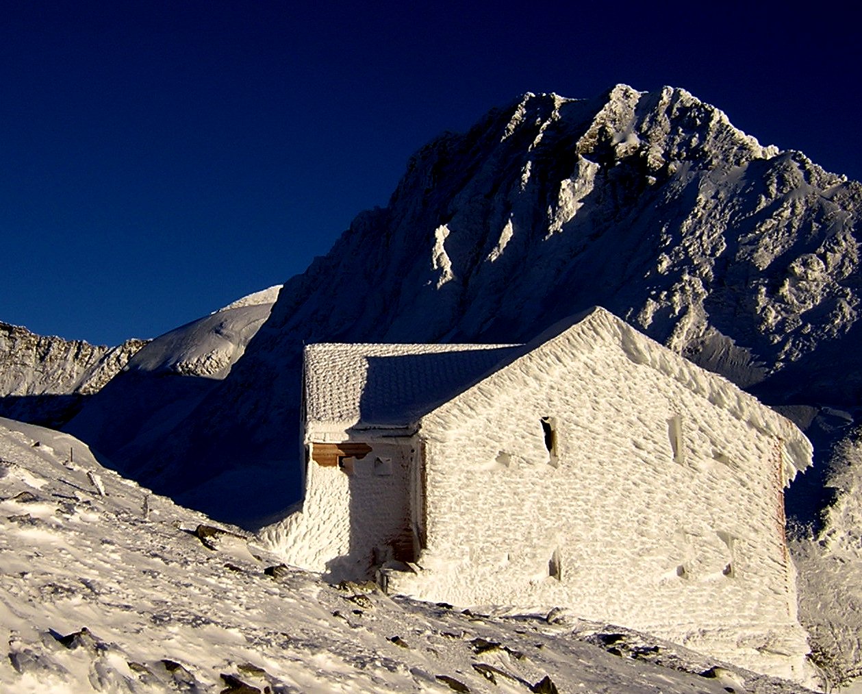Marco e Rosa hut in valmalenco mt. 3,600