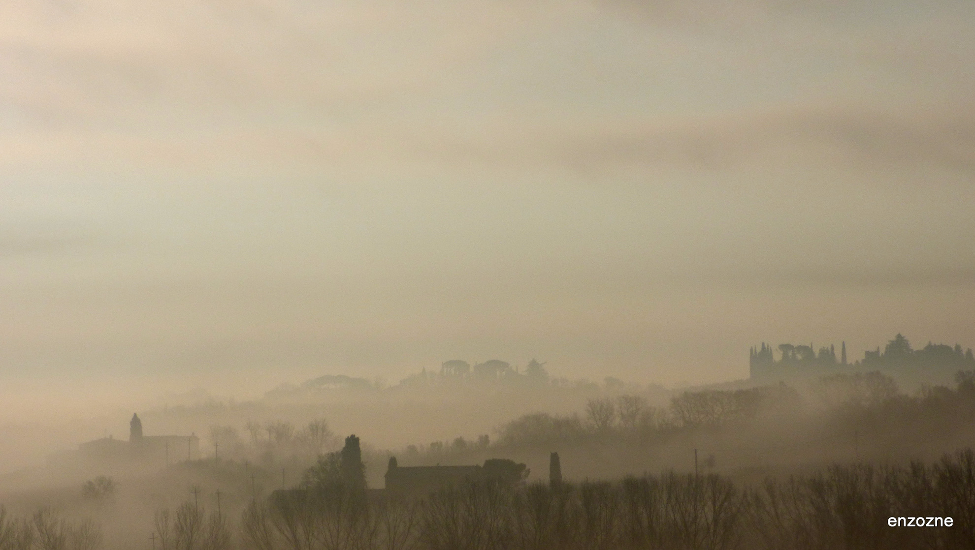 nebbia in valdichiana - https://www.youtube.com/watch?v