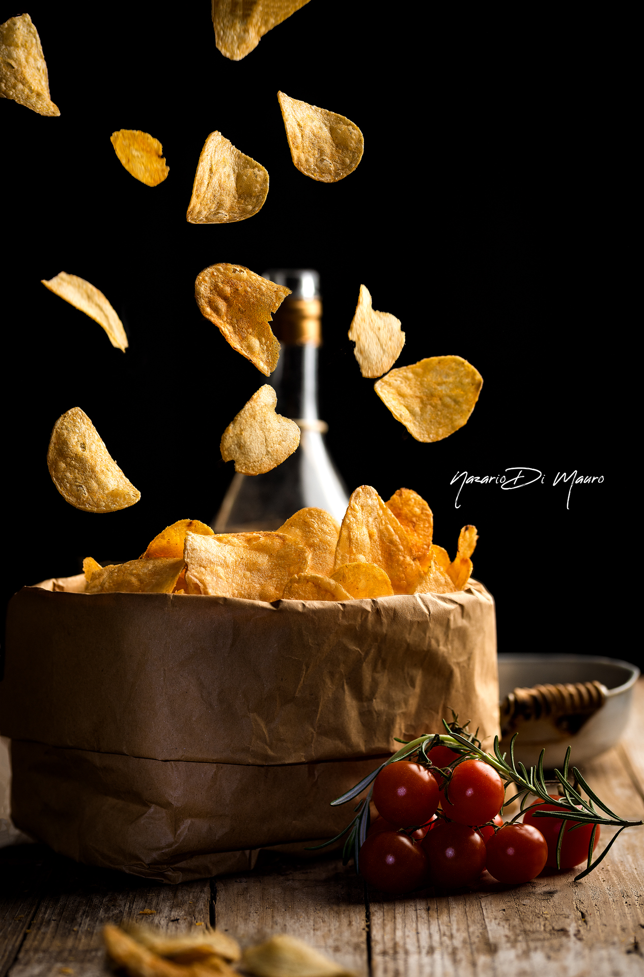 Tomato and basil chips