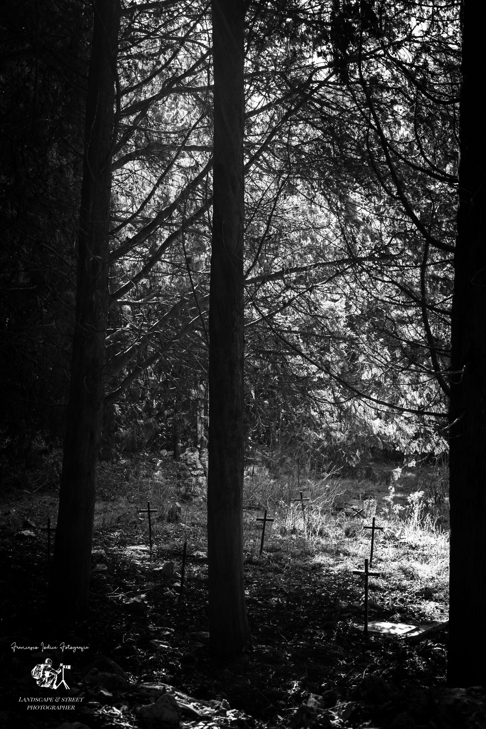 Piccolo Cimitero di Guerra abbandonato Itri