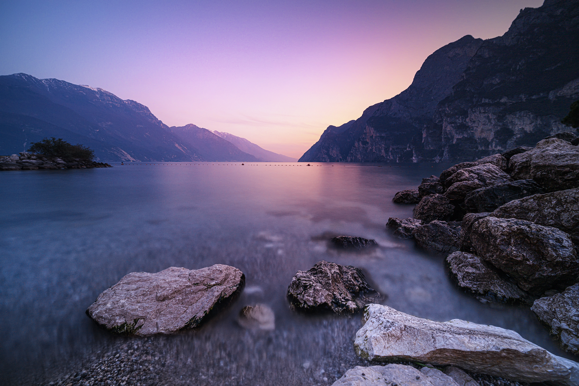 The quiet of the lake