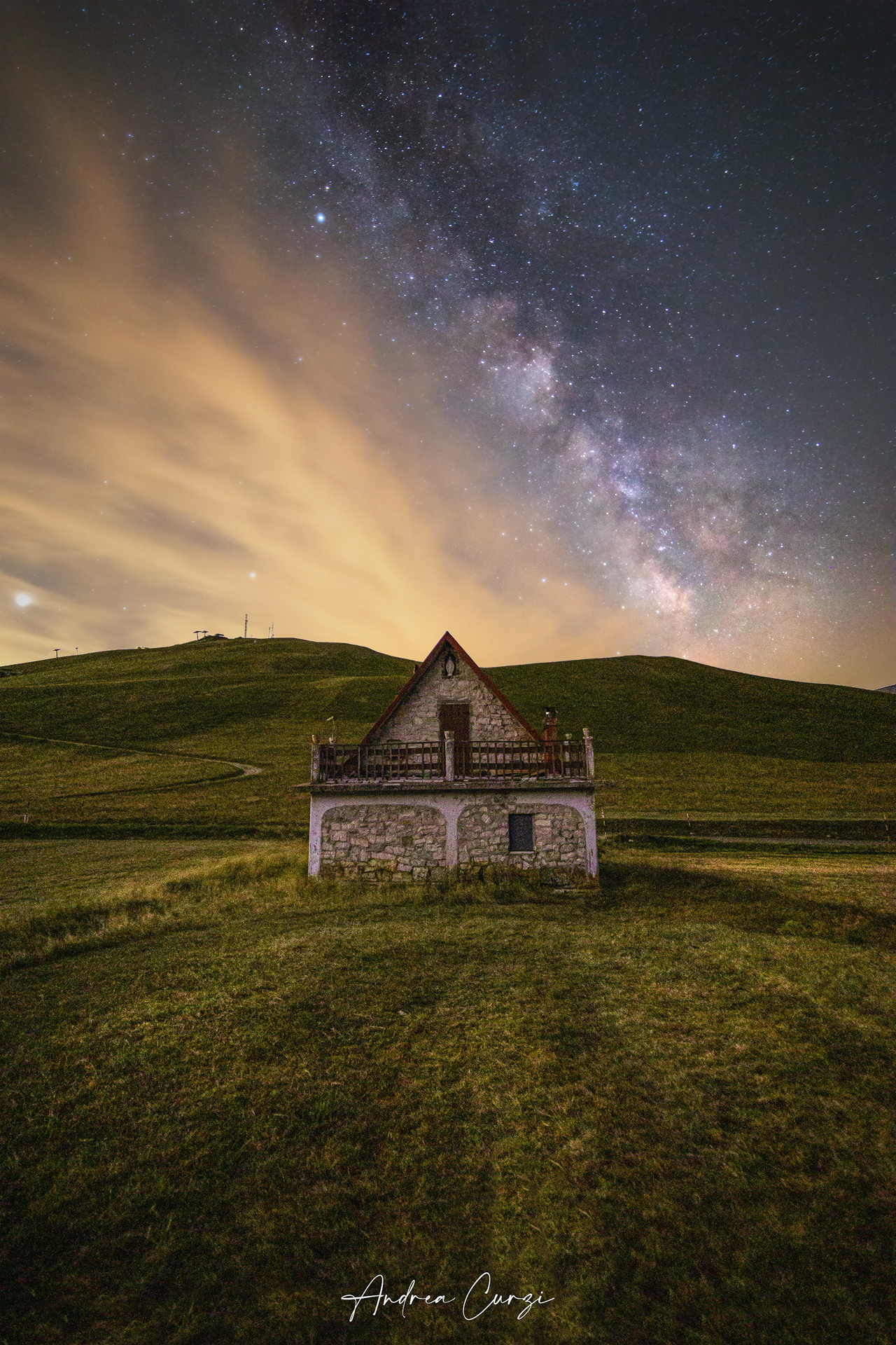Villa Lucio with the Milky Way - Sassotetto (MC) - Italy
