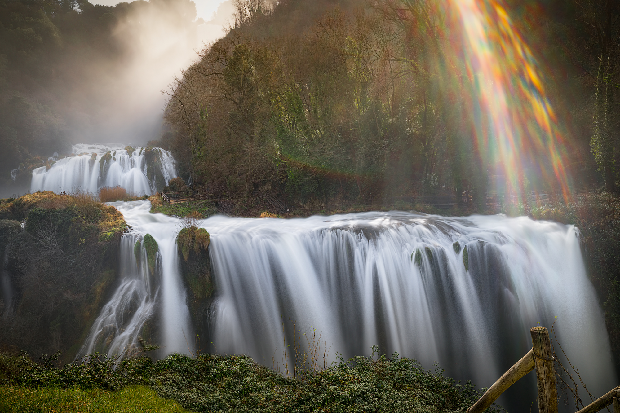 Cascate di luce ed acqua