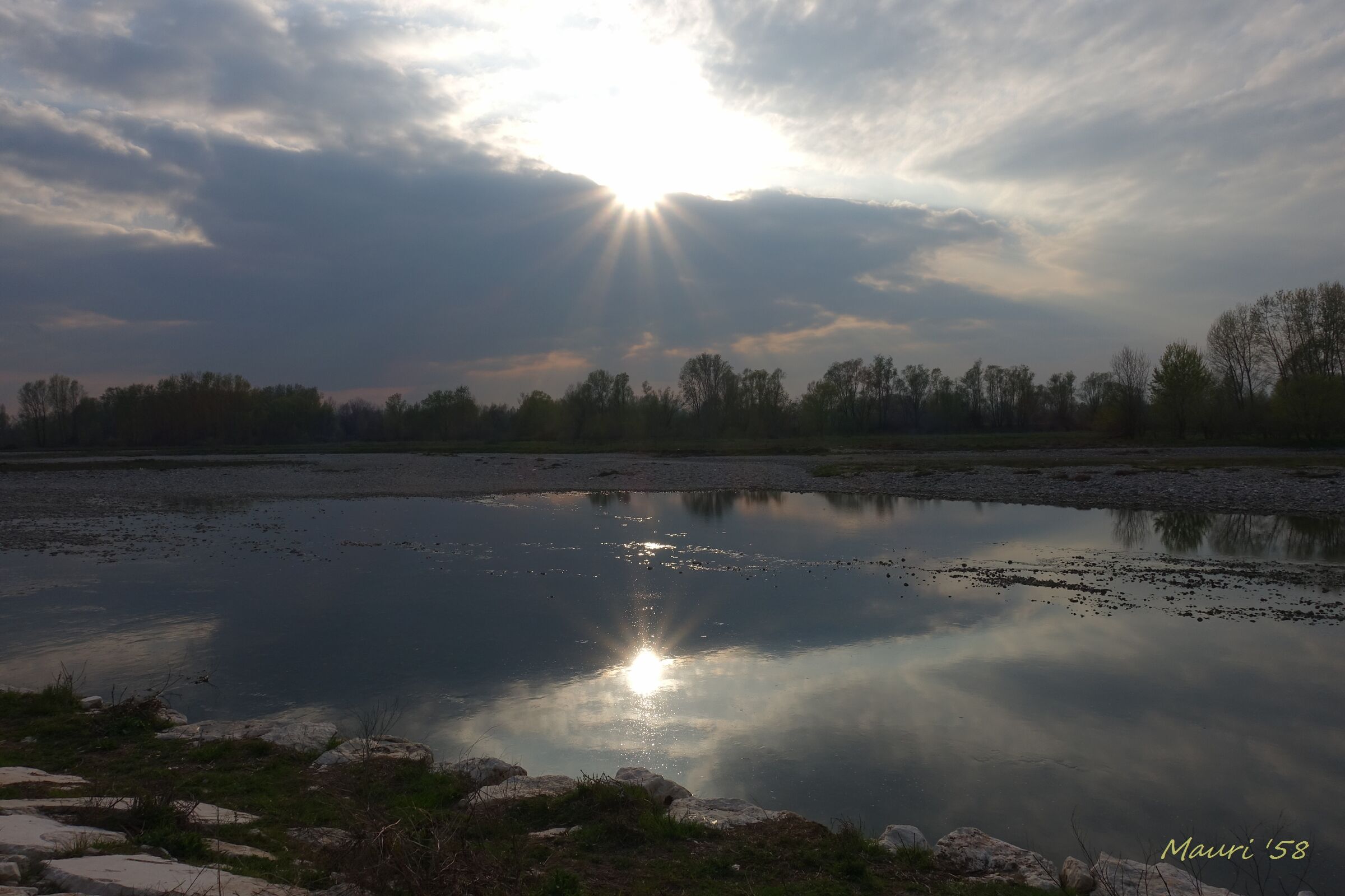 Acqua sole e nuvole