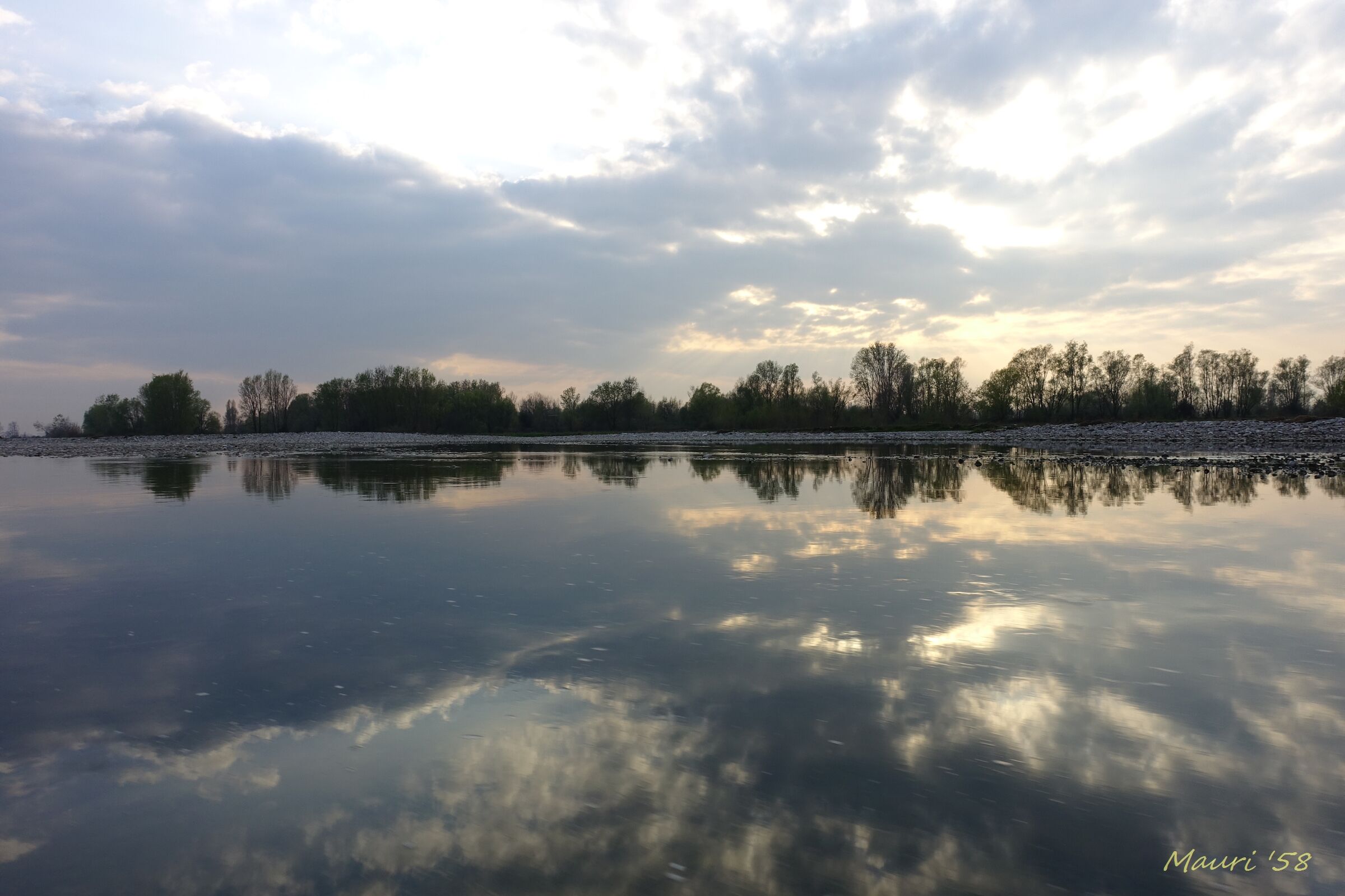 verso sera sul fiume