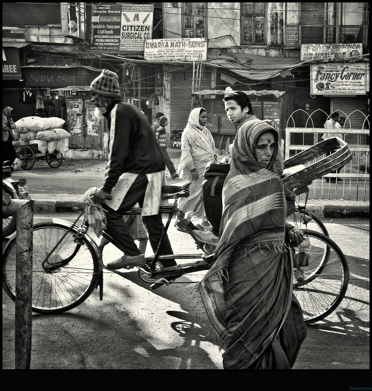 Crossing street at Chandni Chowk