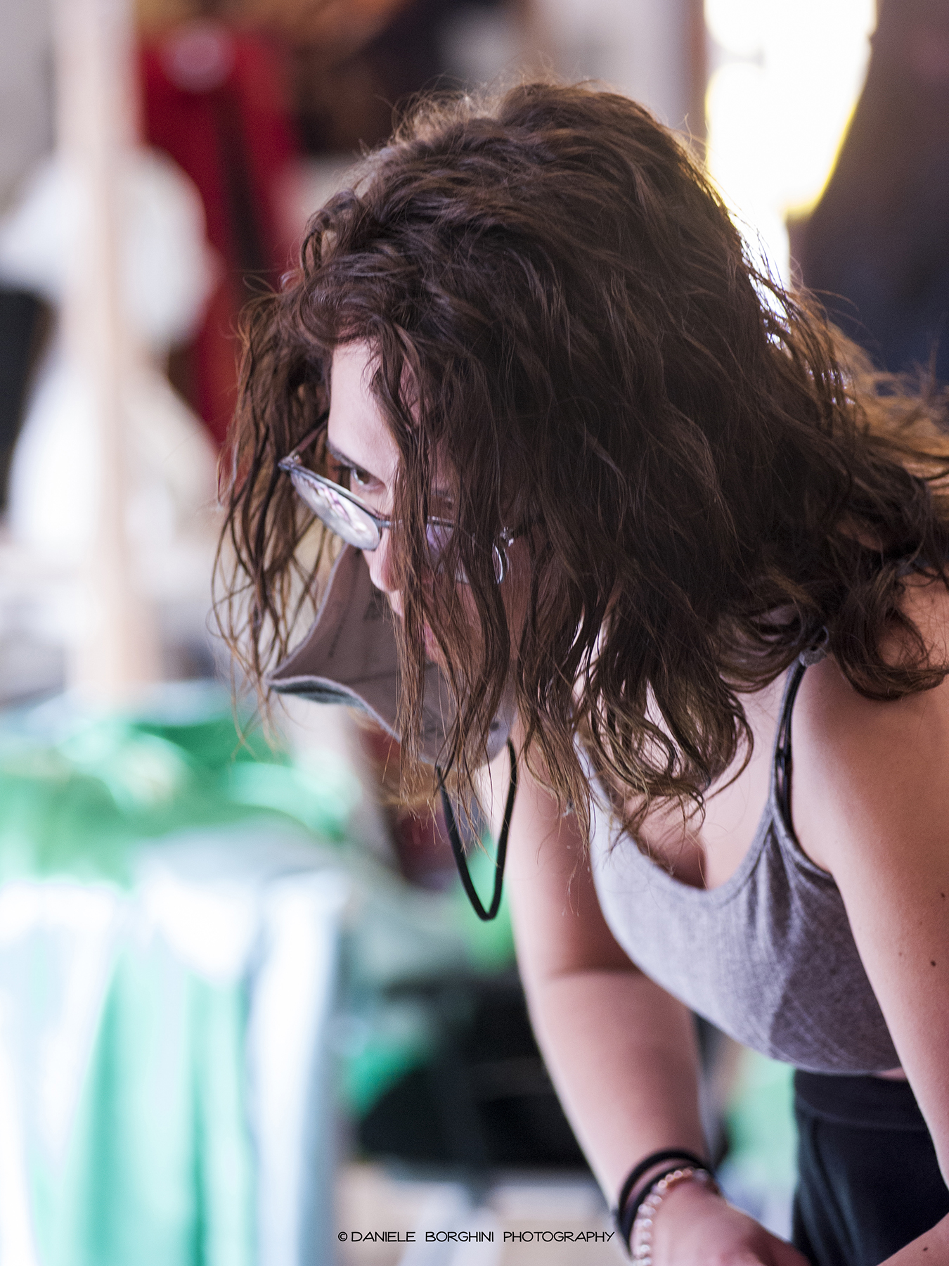 Sguardo tra i capelli