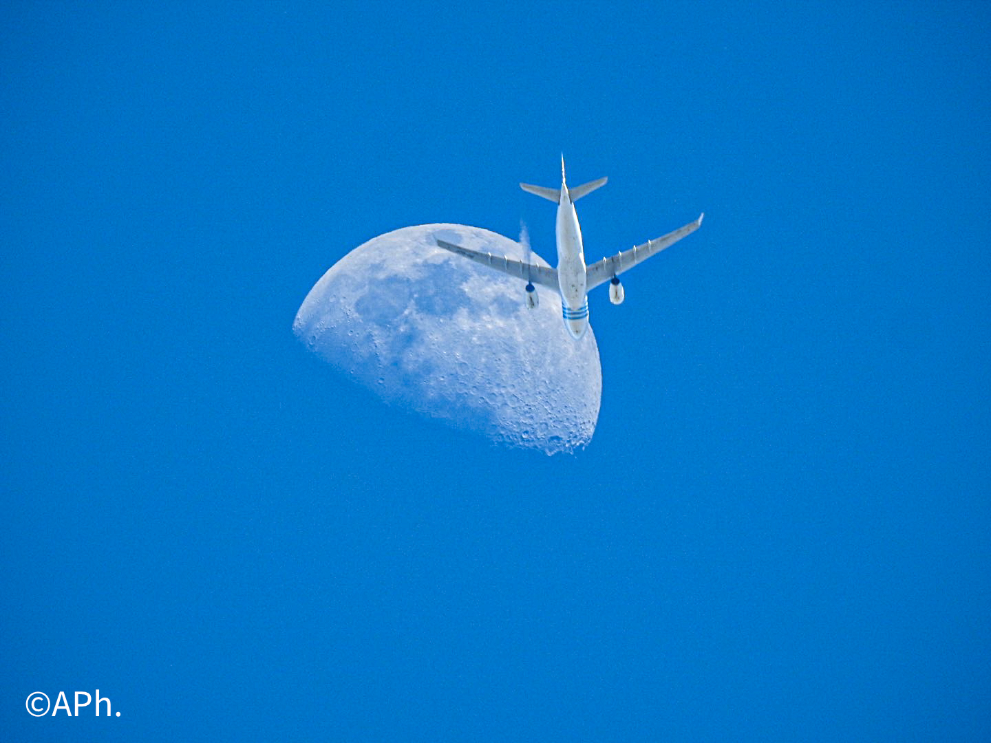 Lo SWITCH . Aereo nella Luna.