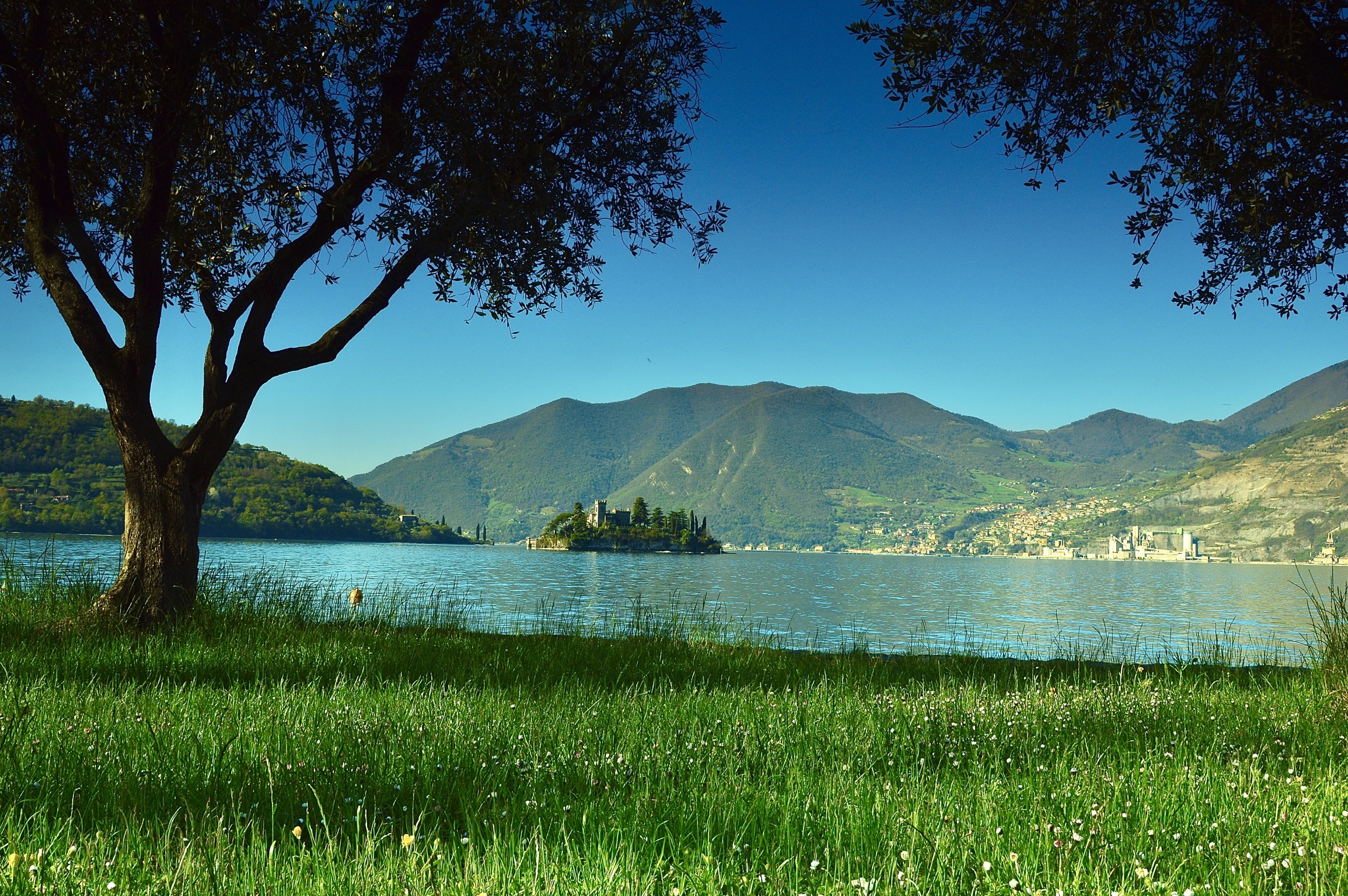 Isola di Loreto  Lago D'Iseo