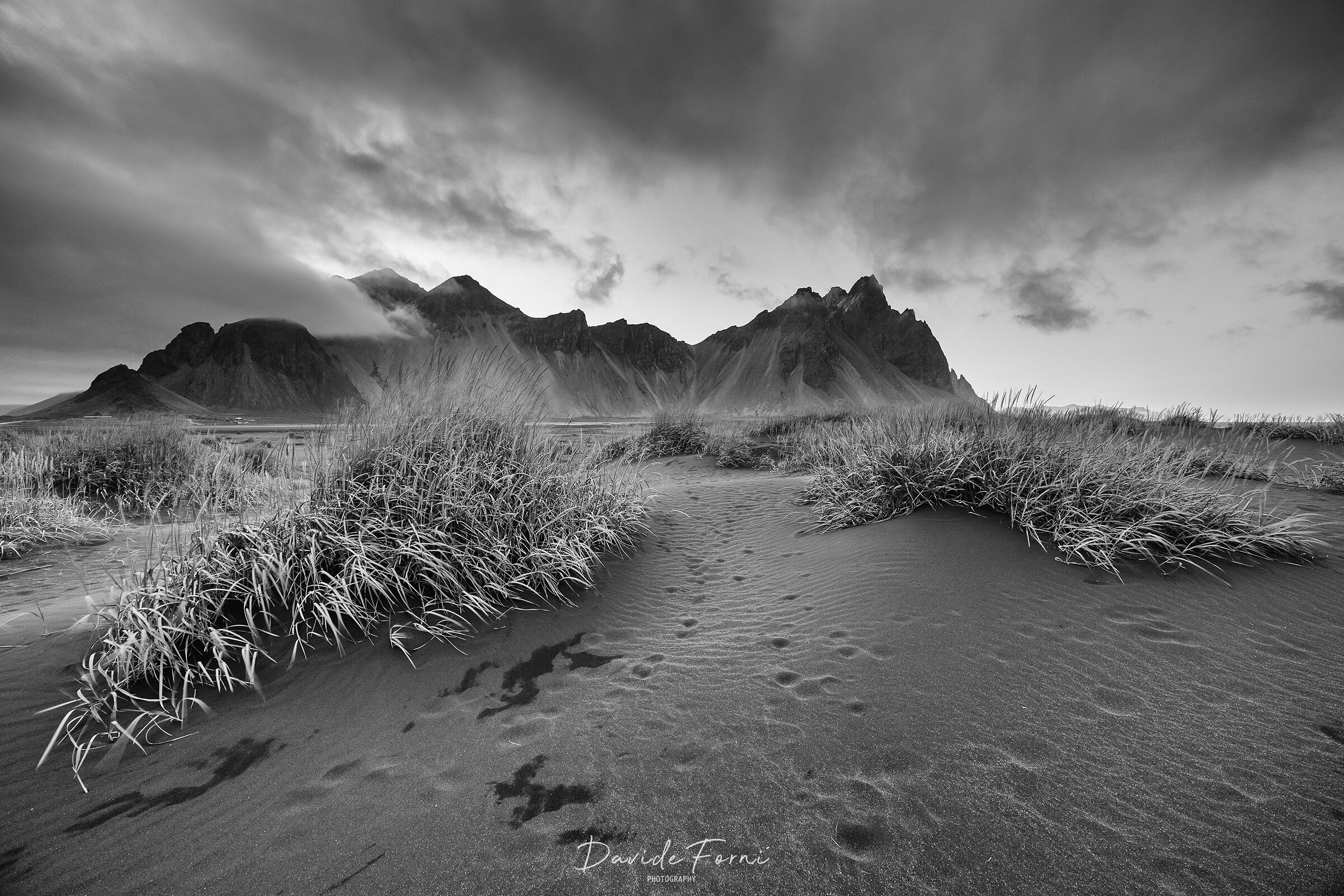 Vestrahorn Black and White