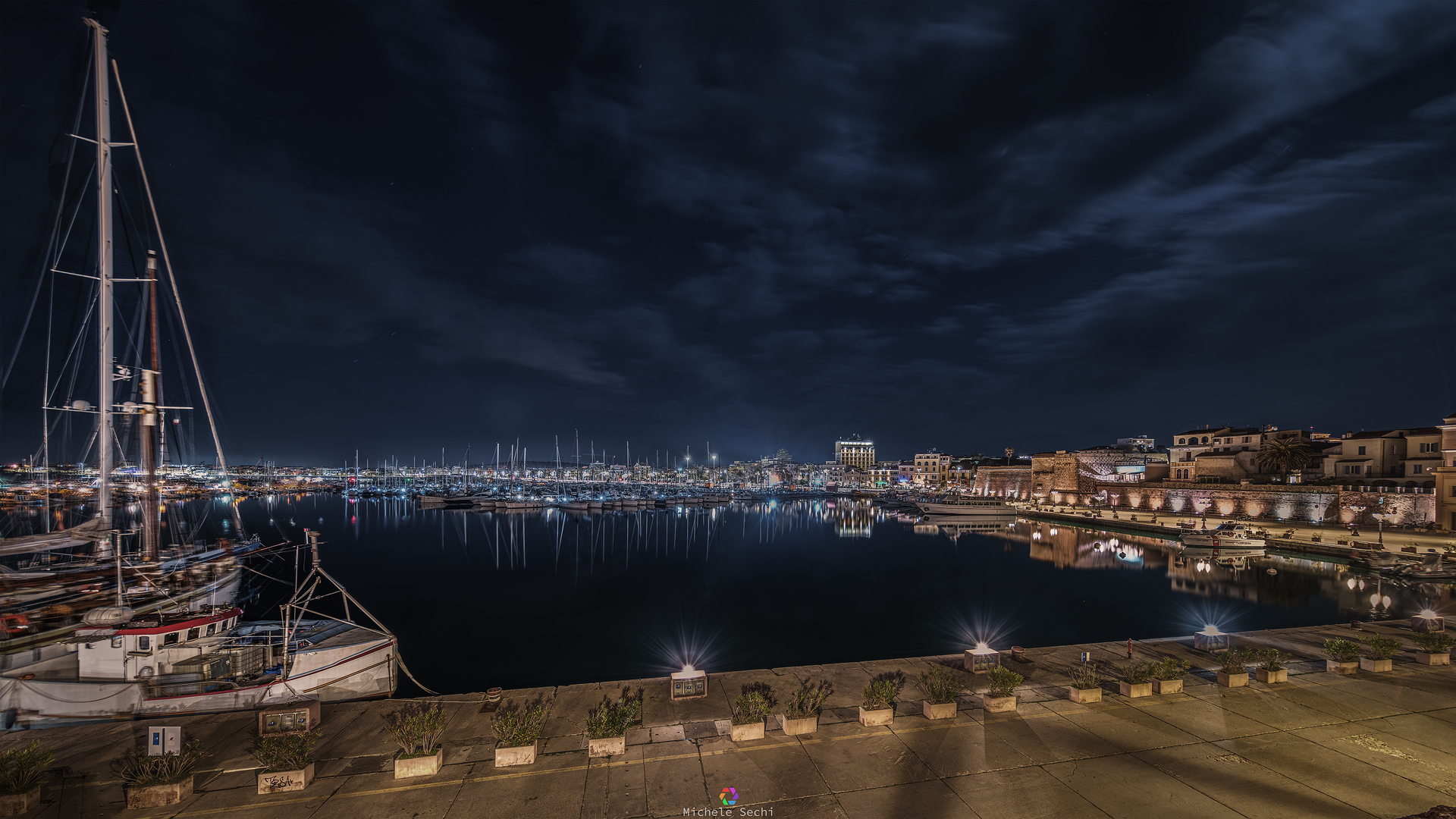 Bastioni Alghero in notturna