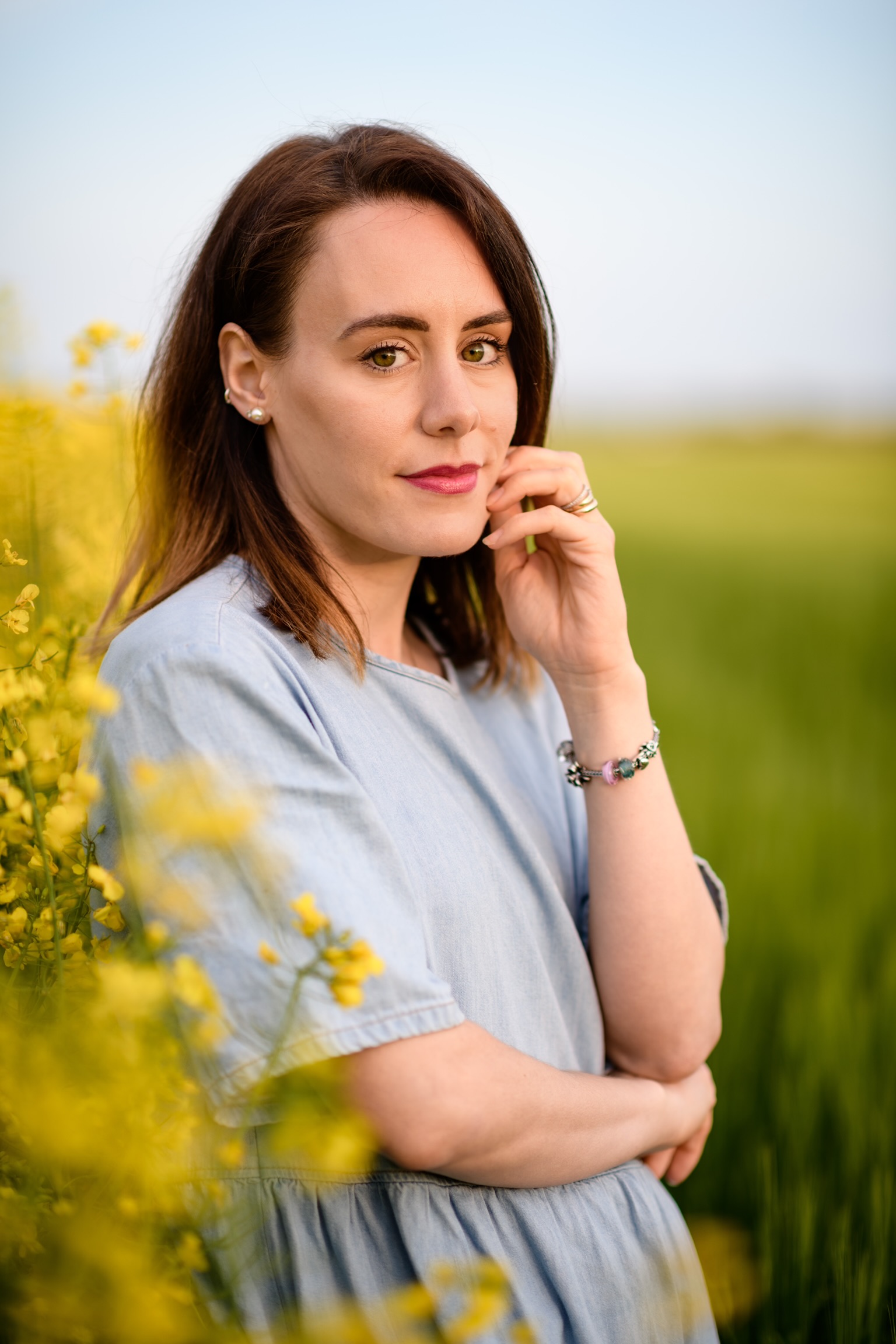 Ritratto sui campi di colza