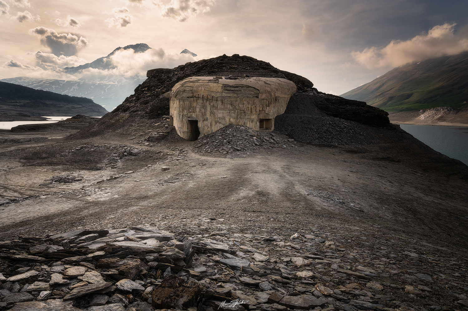 Sul letto della diga
