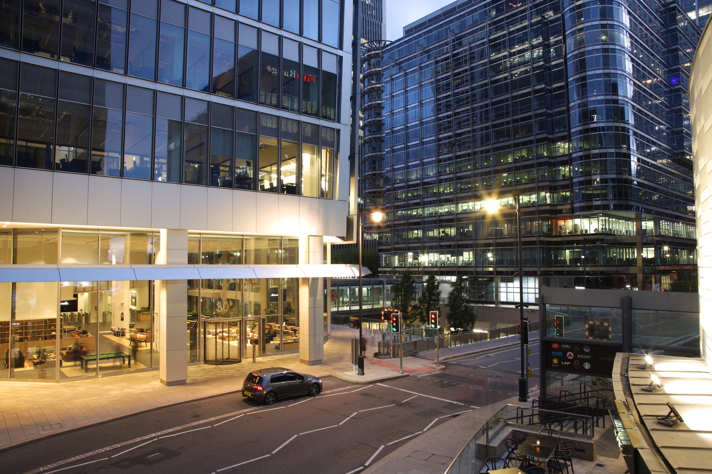 London Canary Wharf by night