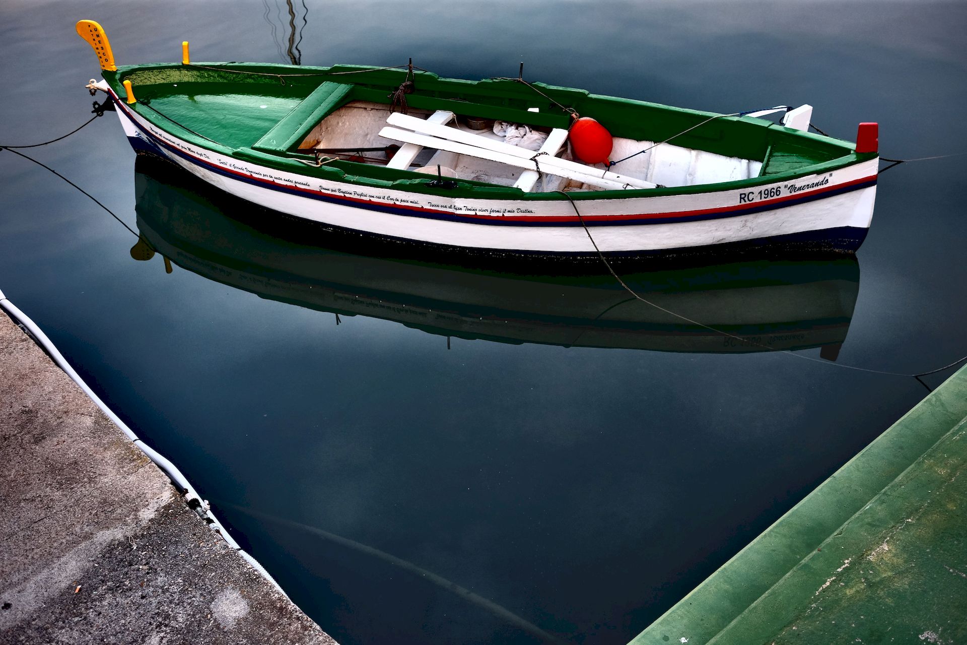 the silence of the port
