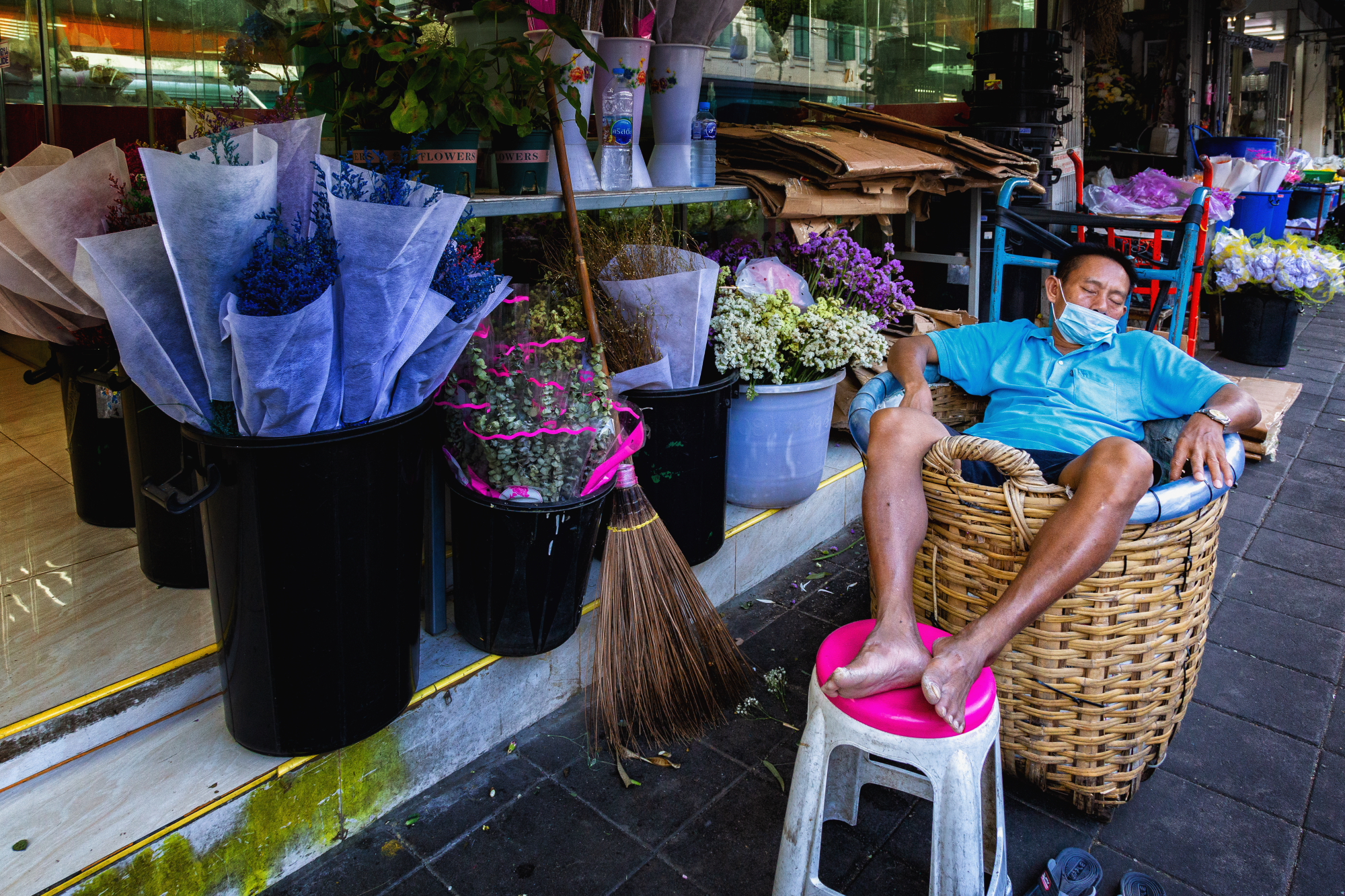 Al mercato dei fiori 5