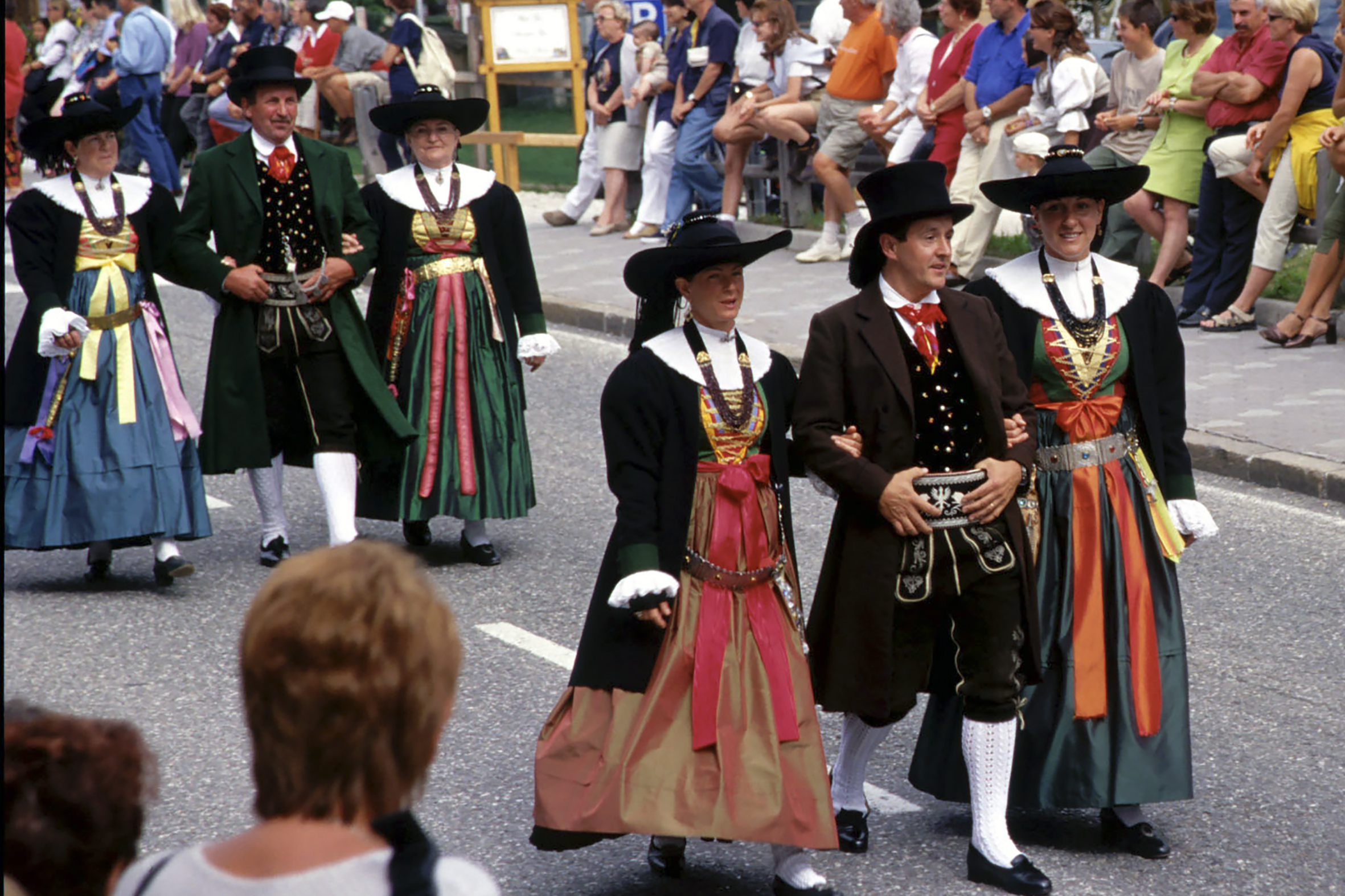 S, Cristina Valgardena - sfilata in costume