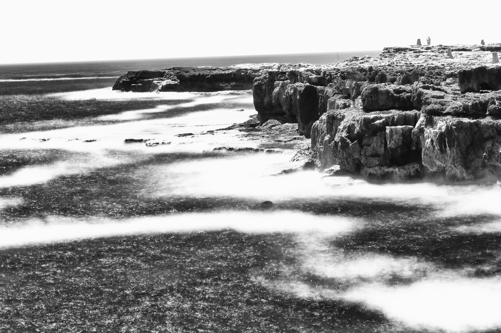 La scogliera di Torrevieja Spagna B/W