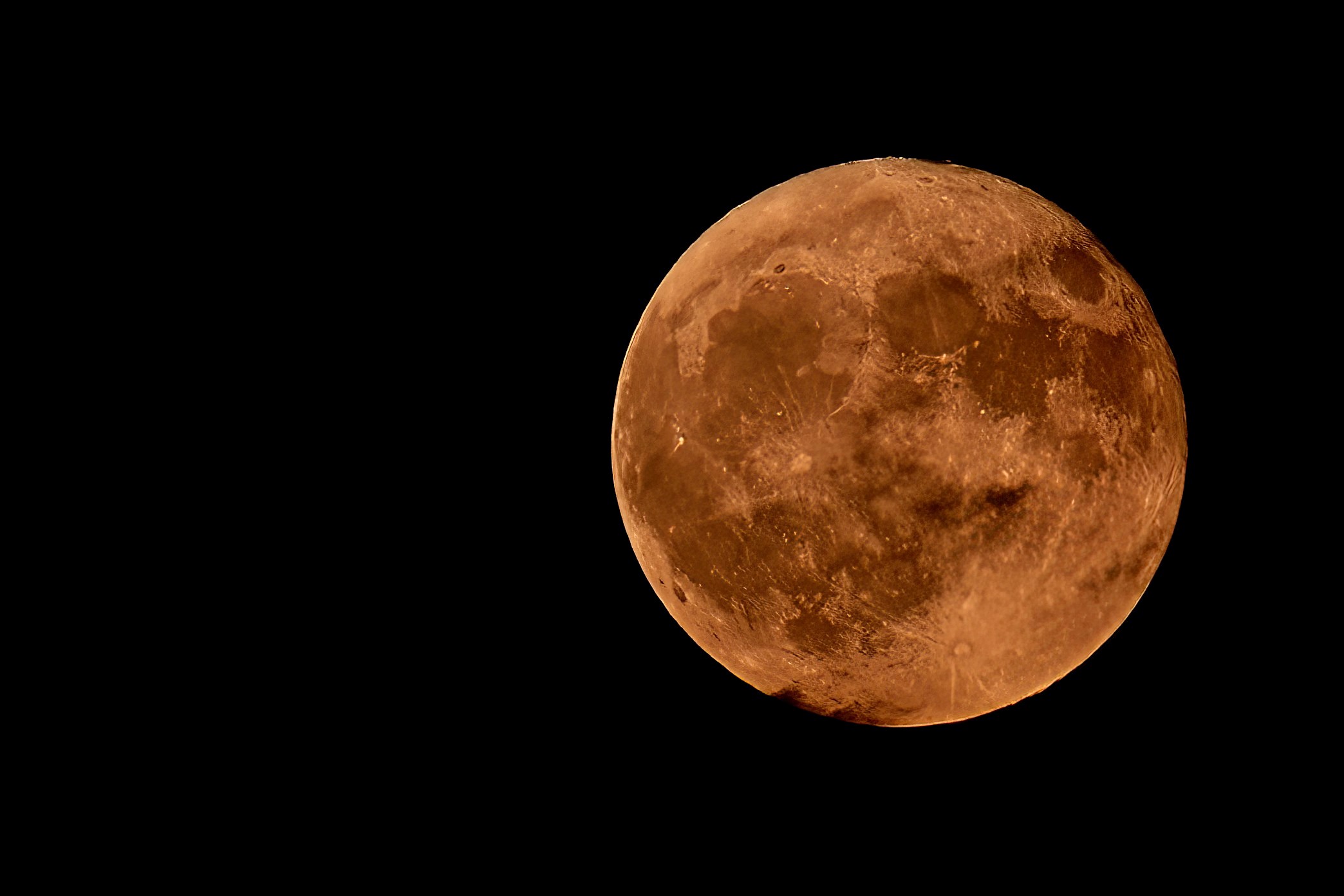La luna delle fragole
