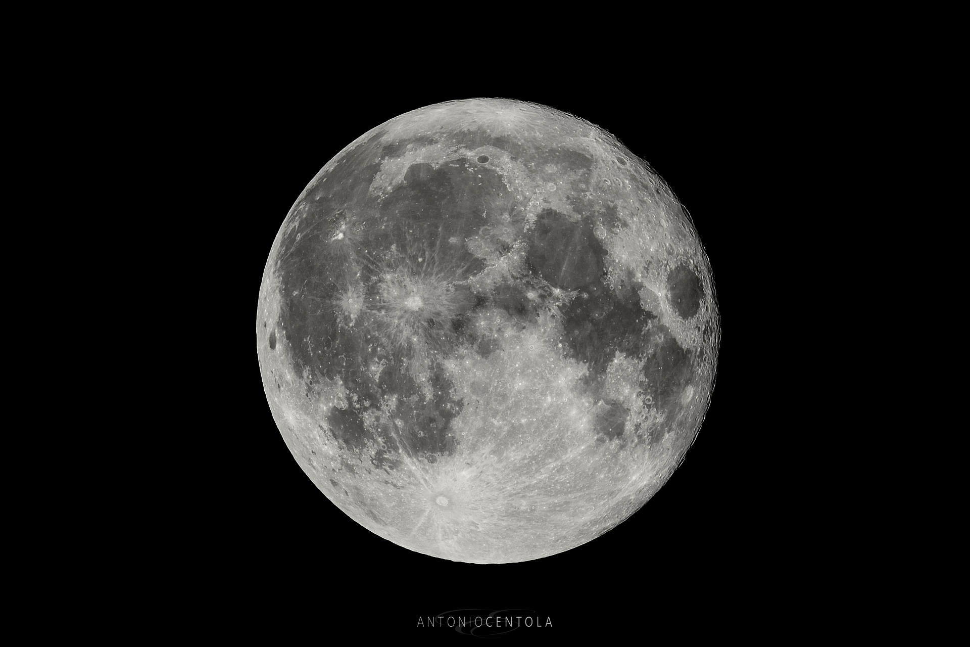 Supermoon 99.8% illumination 10 June 2022