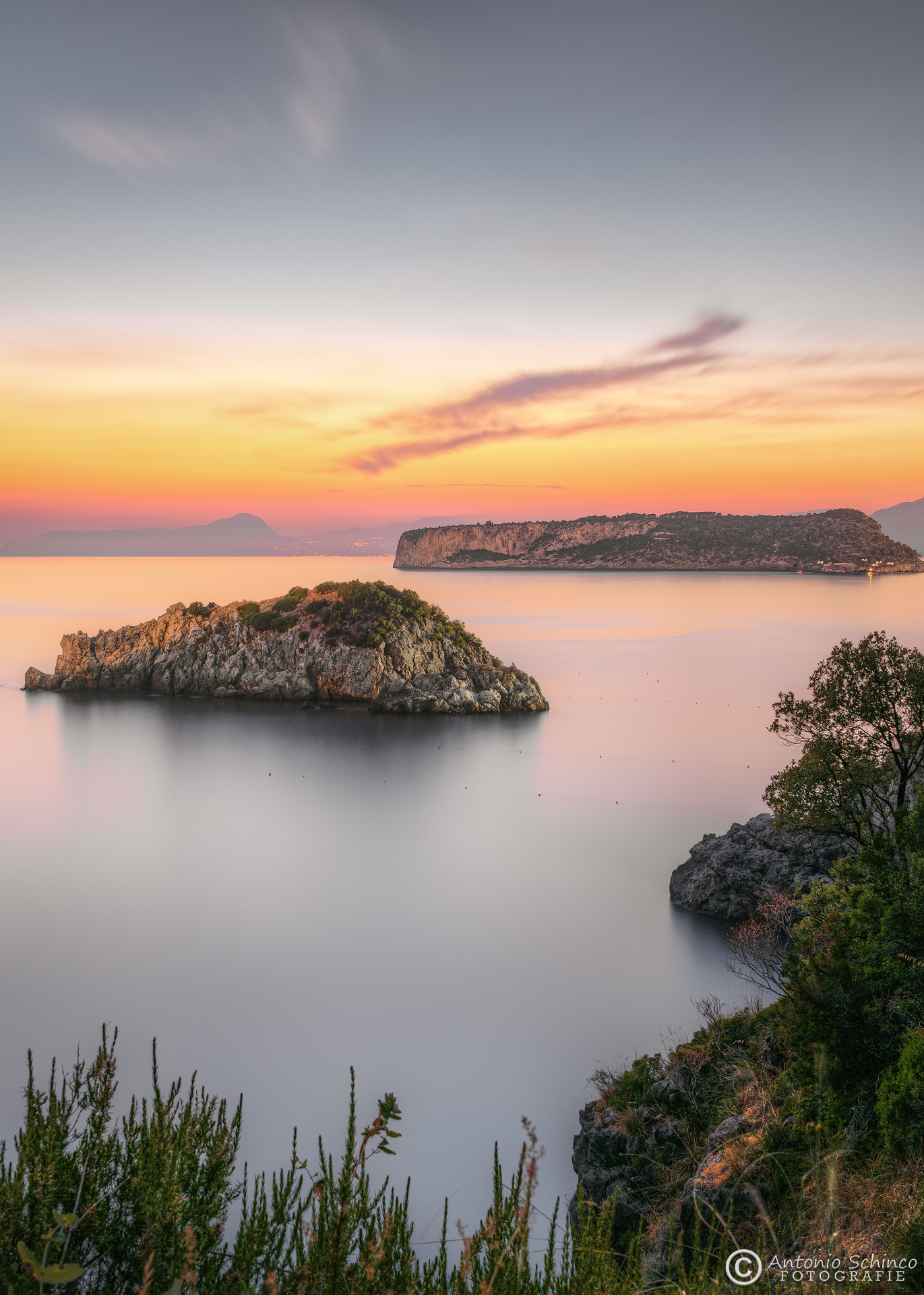 Scoglio Dello Scorzone and Isola Di Dino