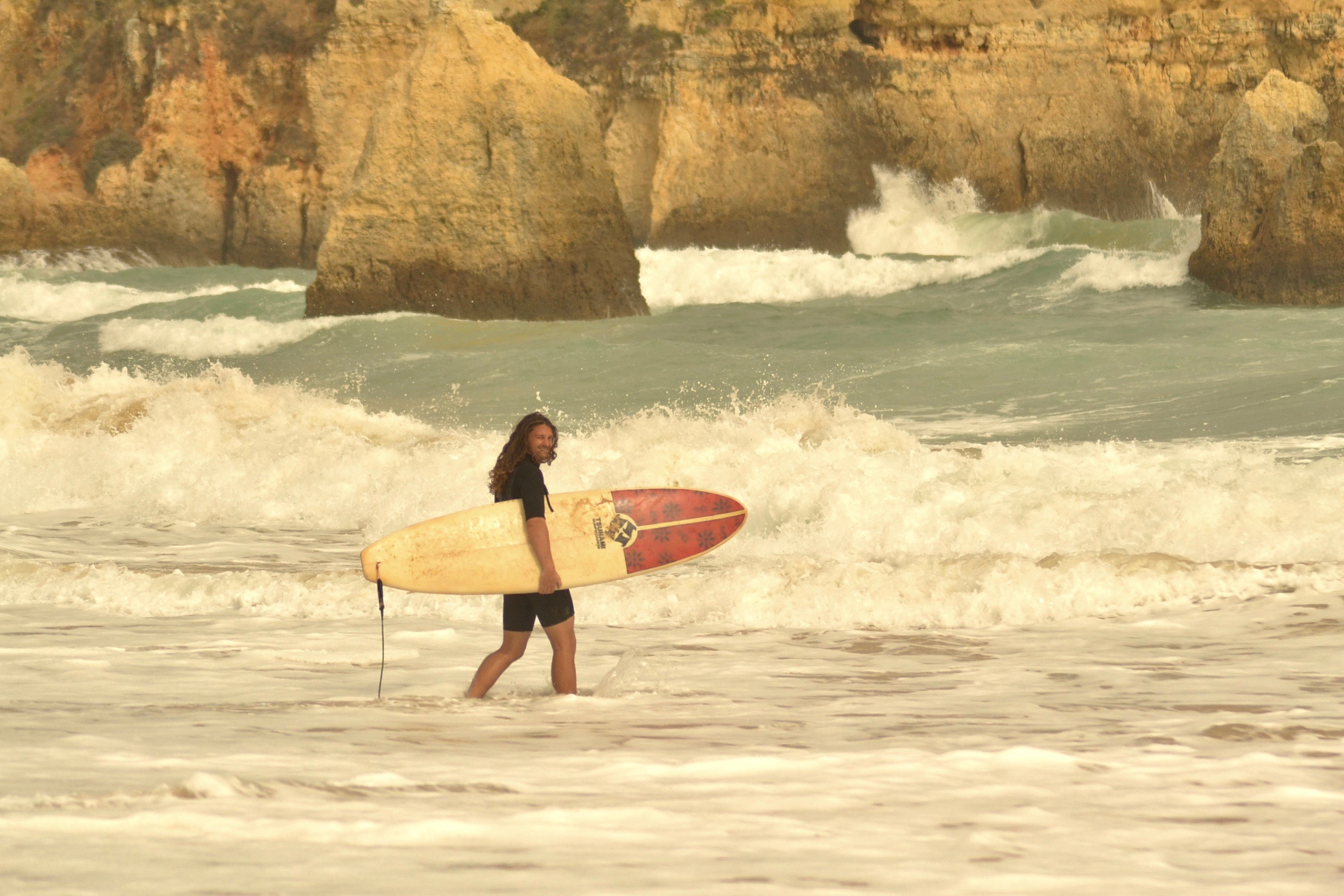 surf sesh at Praia dos Três Irmãos
