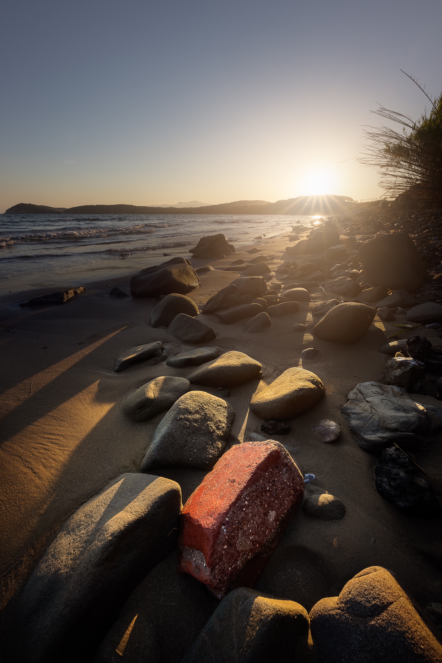 Alba sulla spiaggia di Baratti