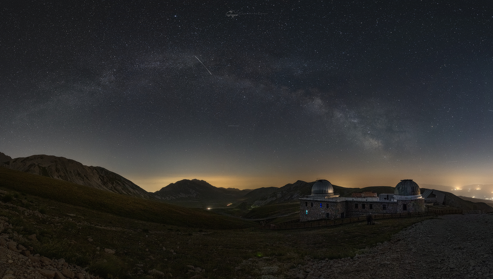Galactic arch on the observatory