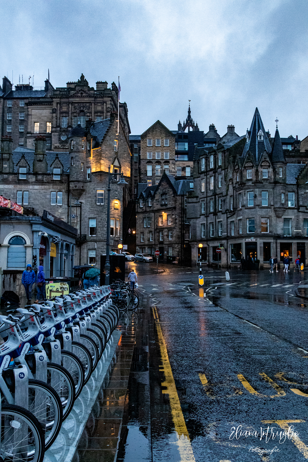 Edinburgh by night
