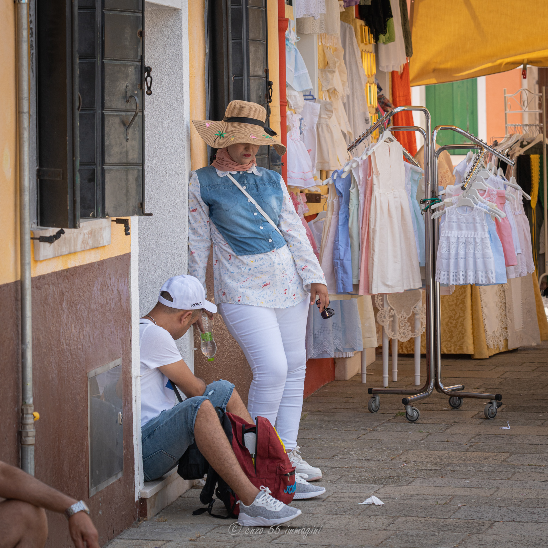 burano, "indigenous" and tourists 3