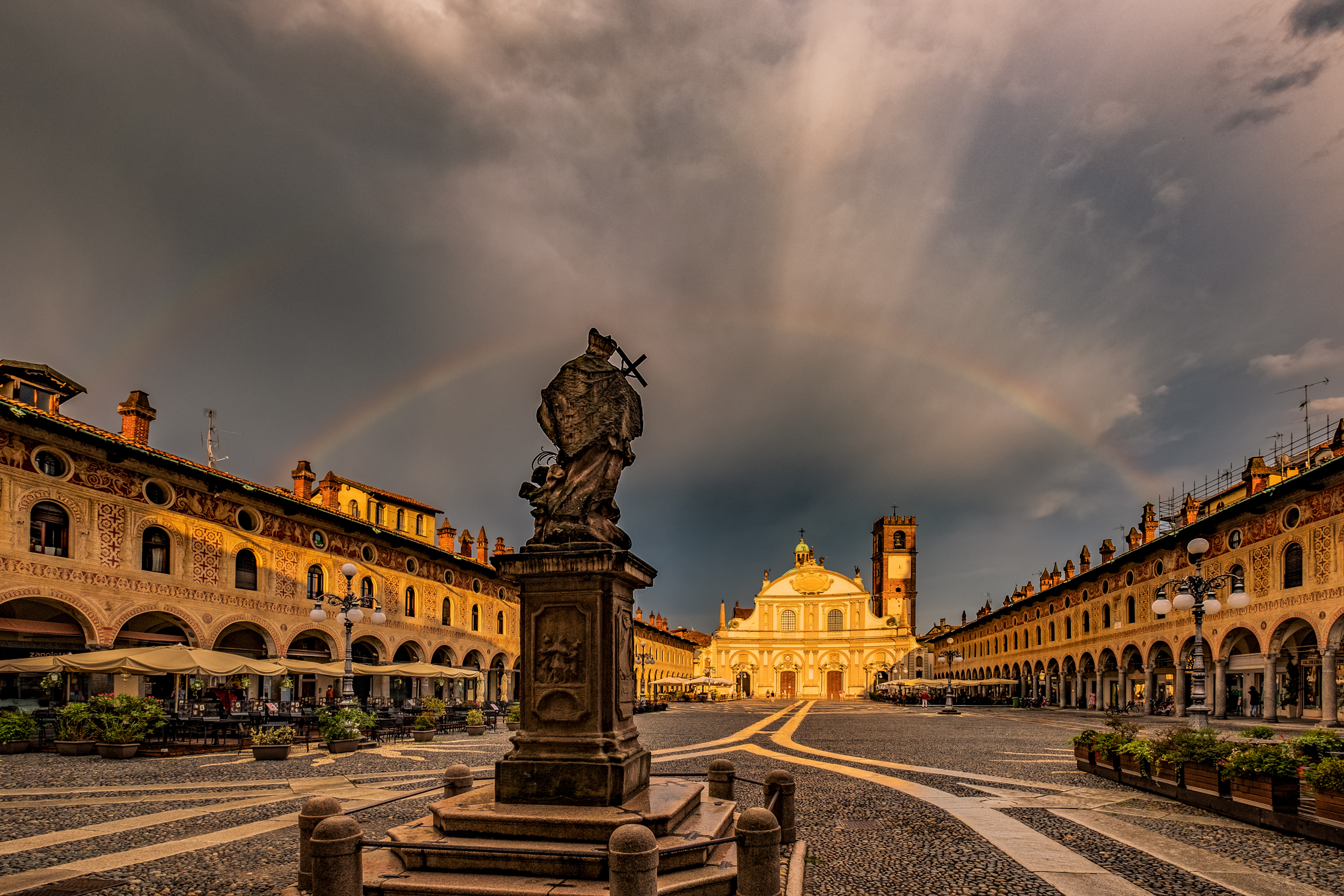 lo sguardo del santo