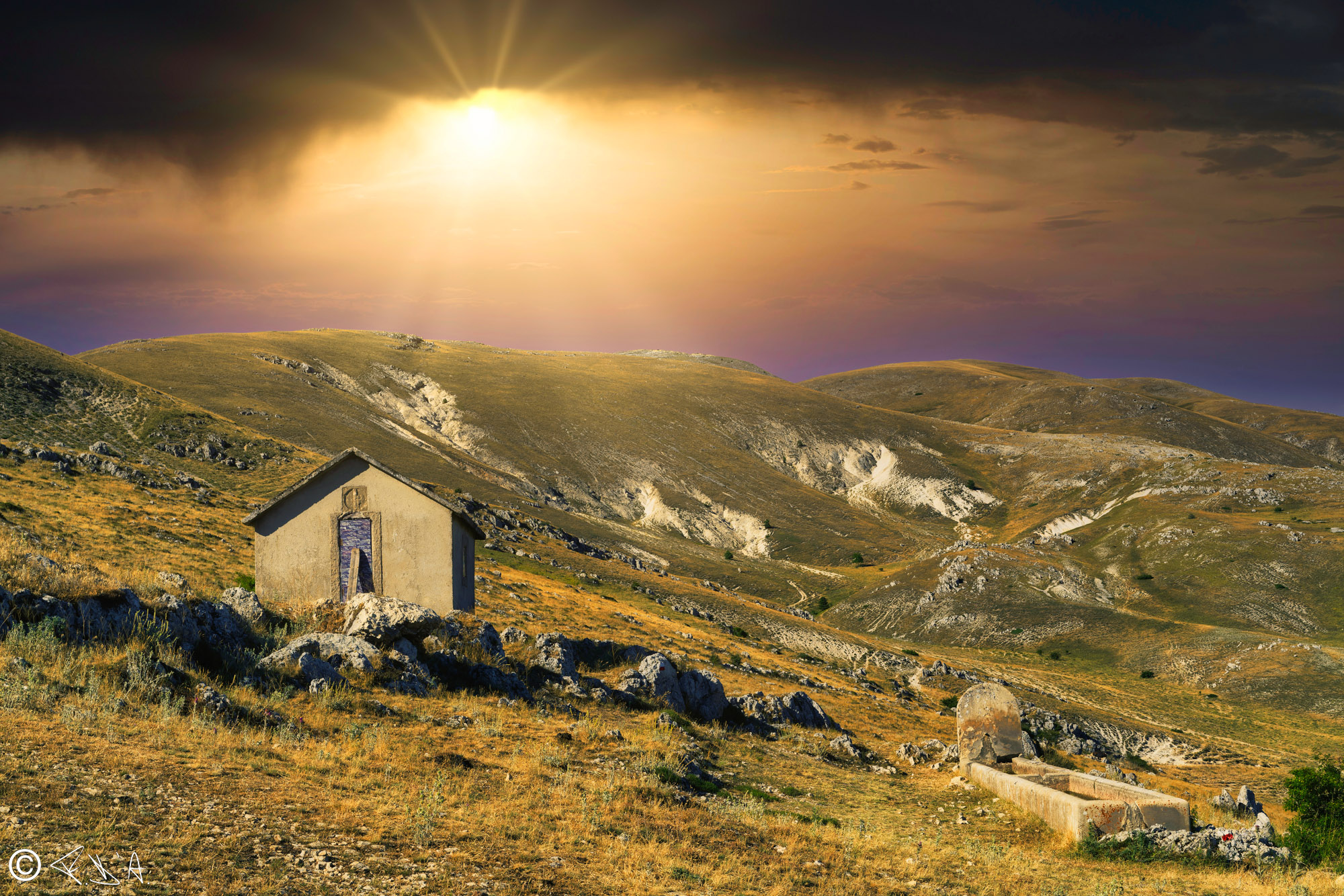 Small house on the mountain of Aielli (AQ)