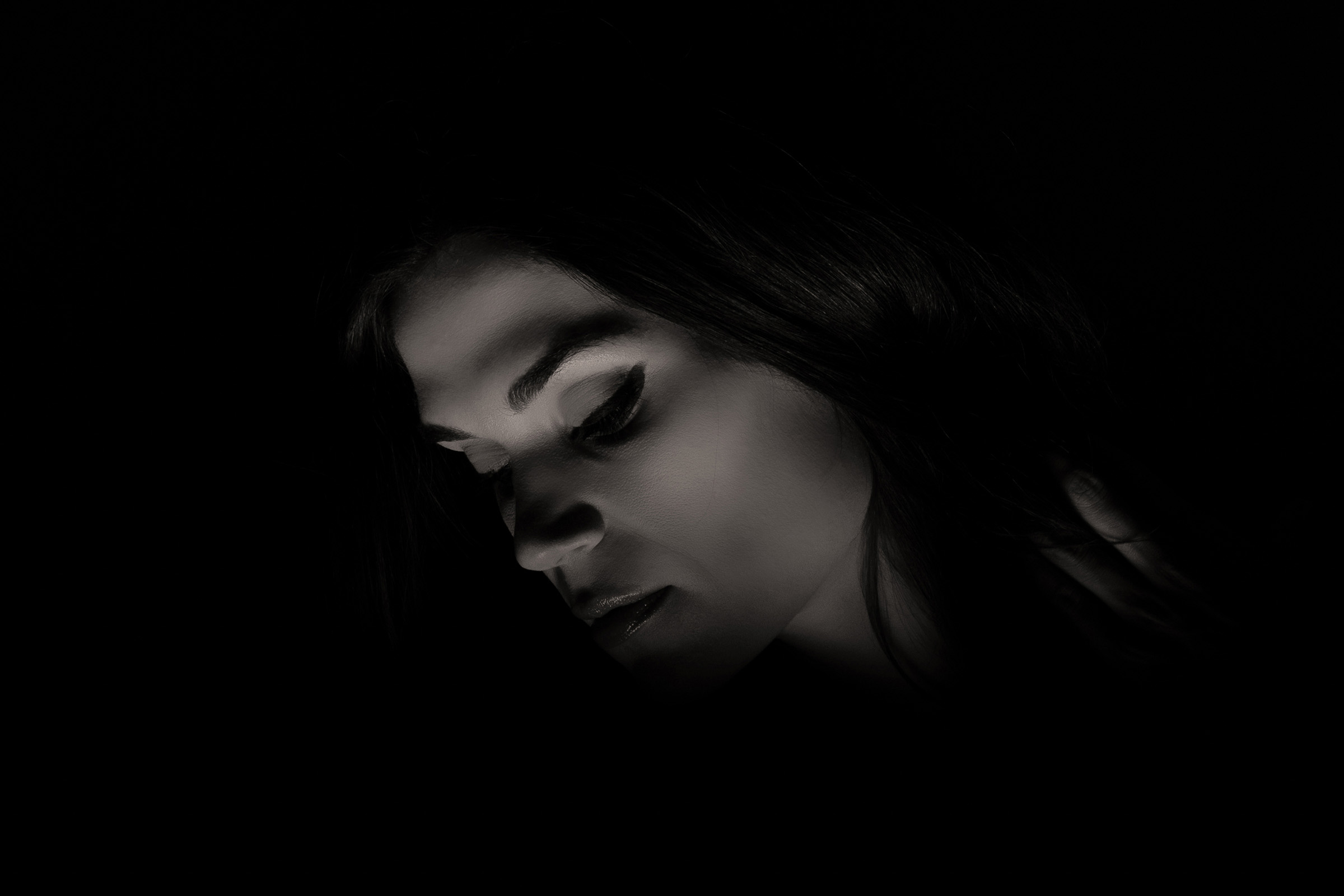 Chiara e i suoi pensieri B&W