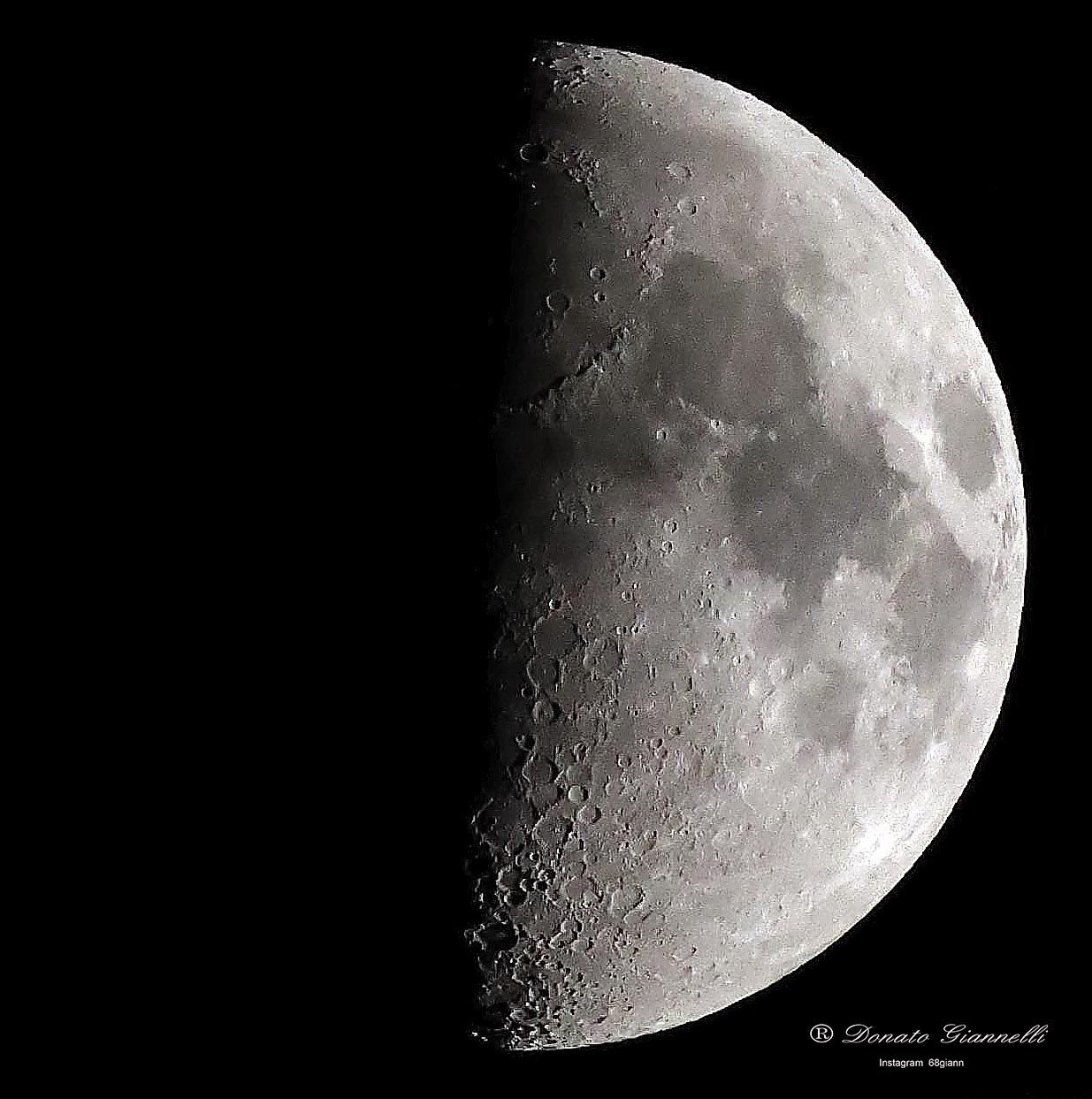 Crescent moon of 7/8/2022