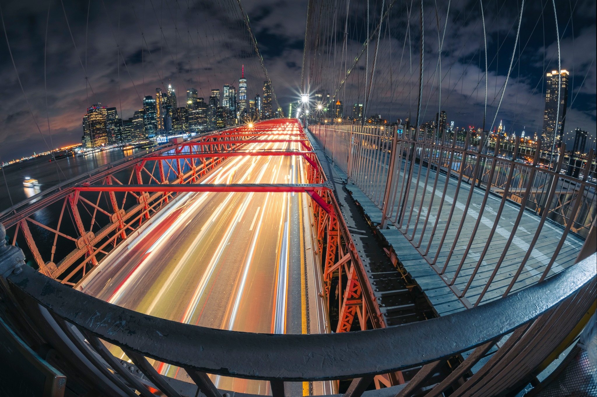 Brooklyn bridge in fish-eye